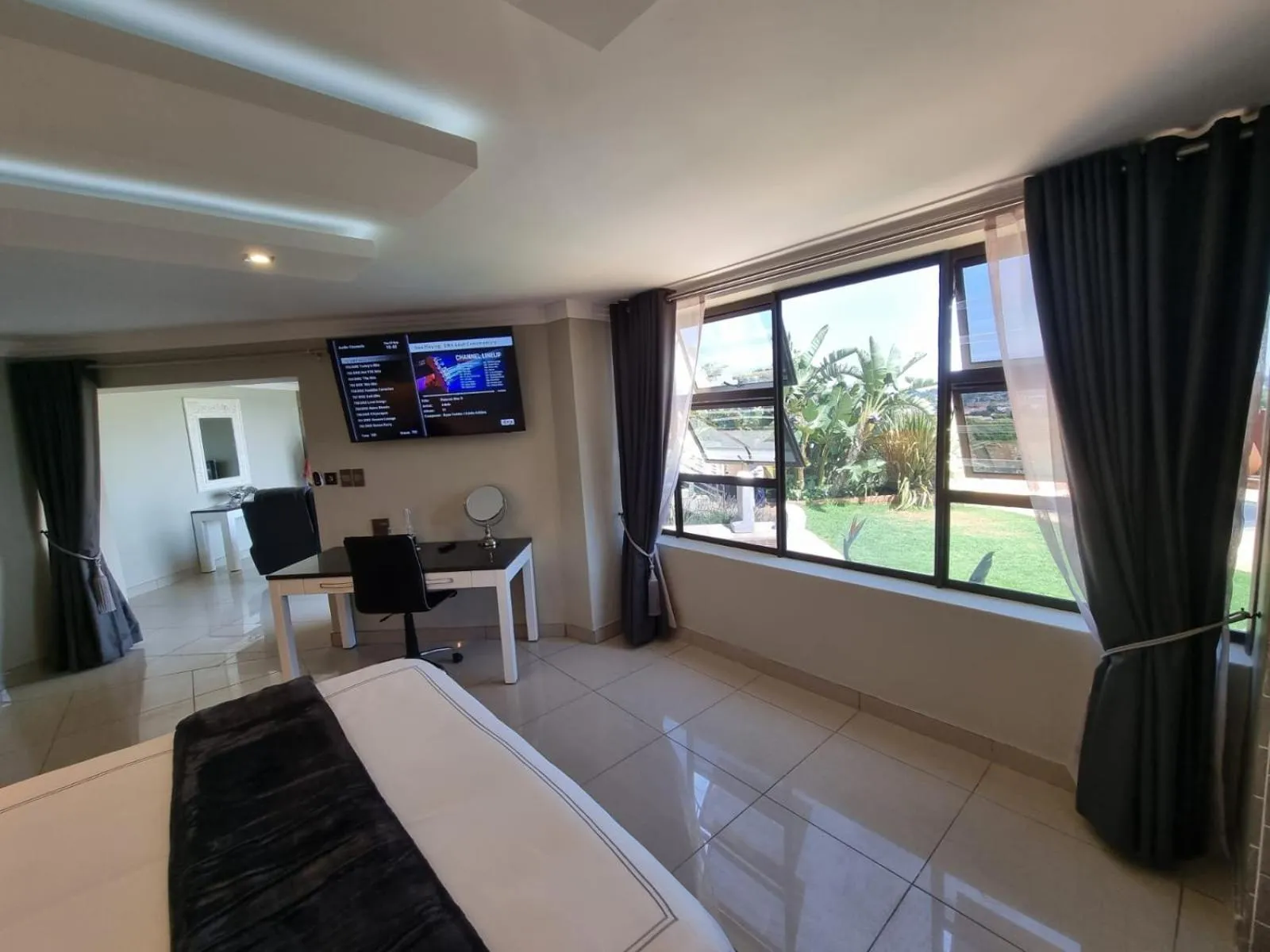 TV and multimedia in Weston Guest House Krugersdorp