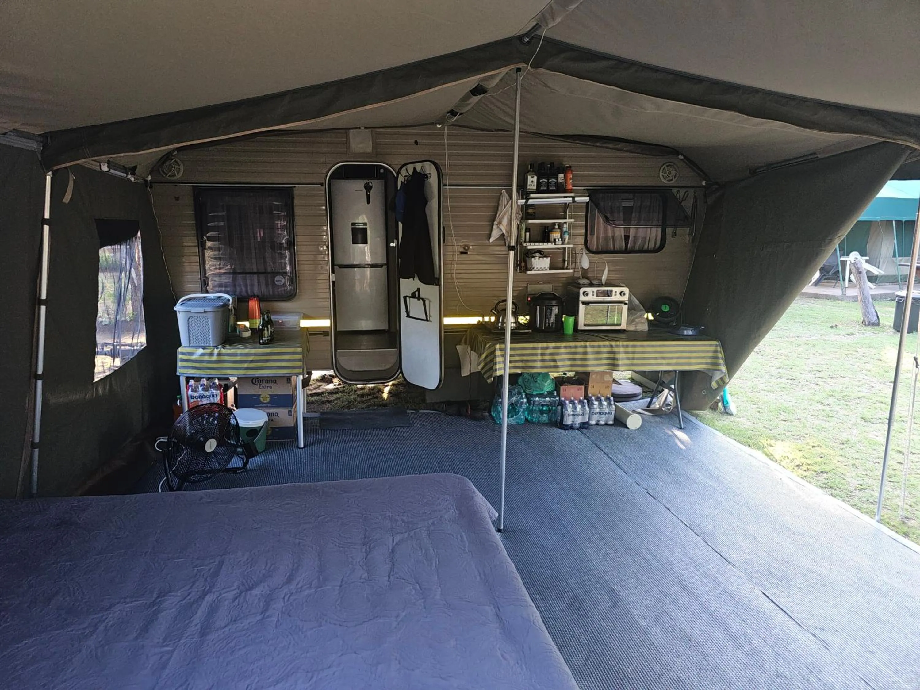 Kitchen or kitchenette in Weston Guest House Krugersdorp