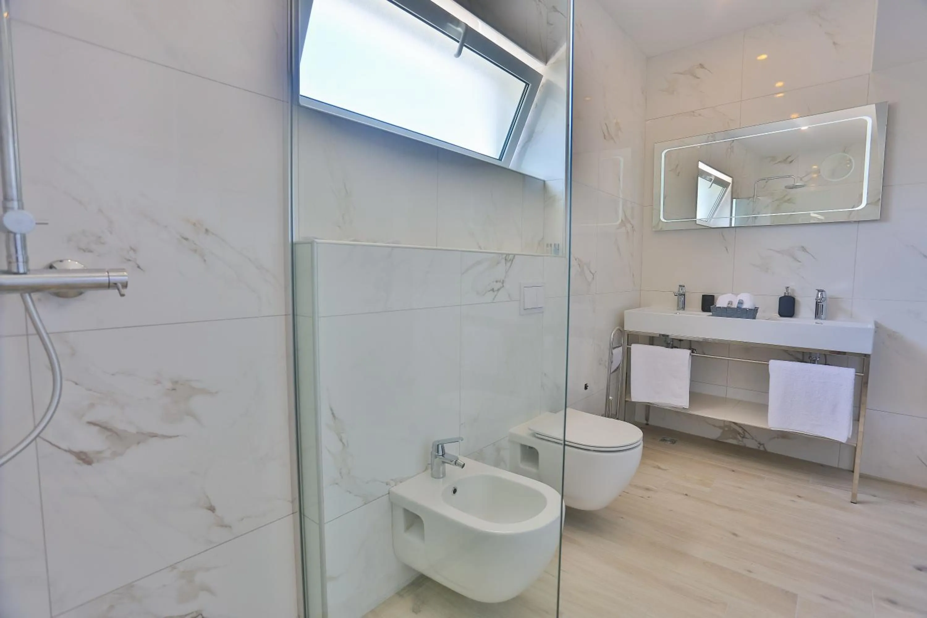 Shower in Hotel Paradise Punta