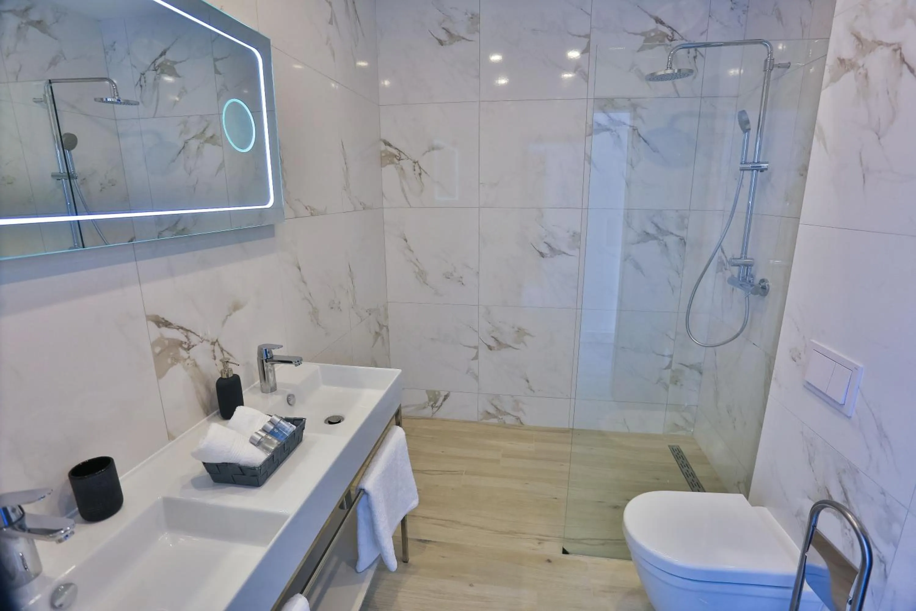 Shower in Hotel Paradise Punta