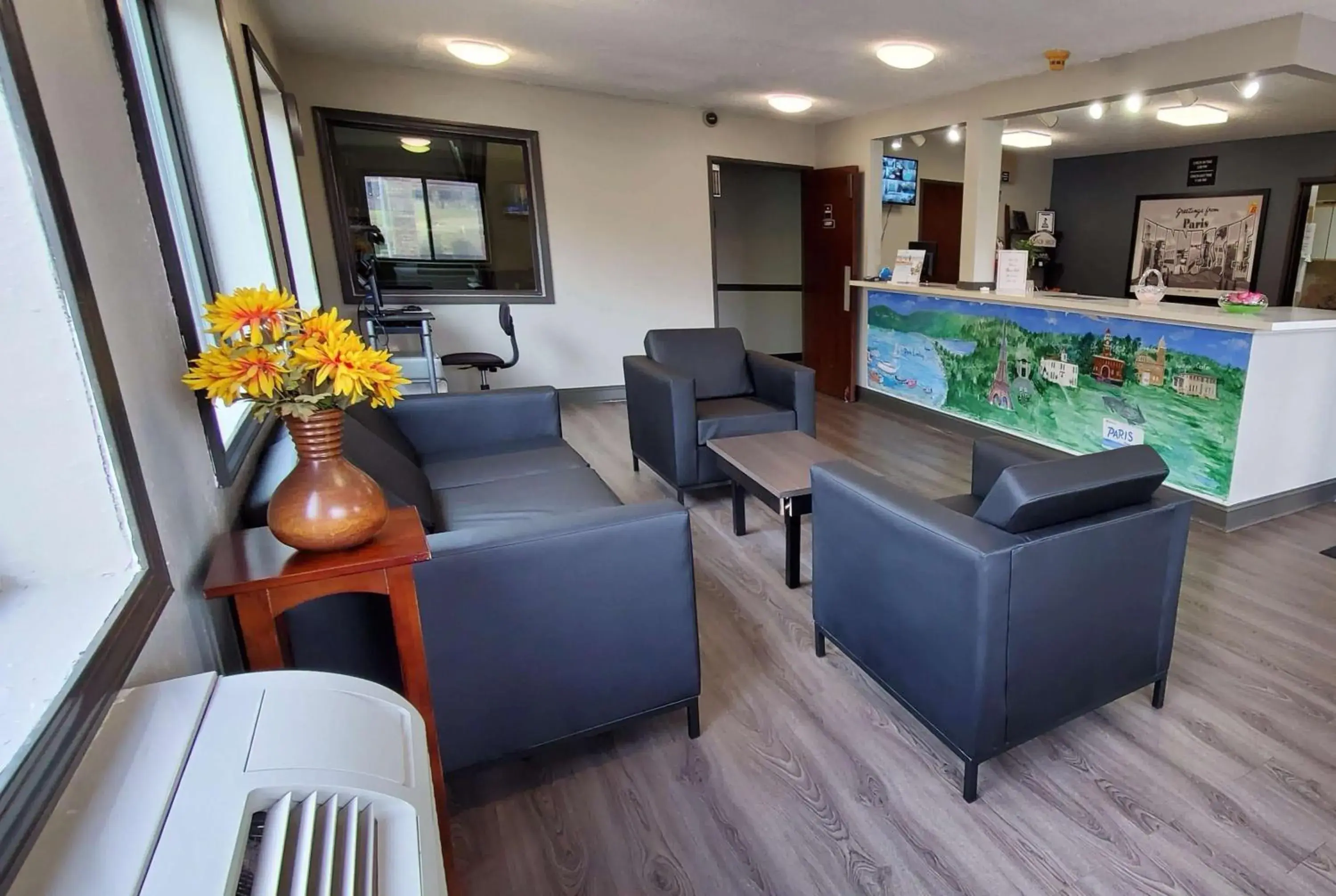 Lobby or reception in Super 8 by Wyndham Paris Lobby or reception in Super 8 by Wyndham Paris