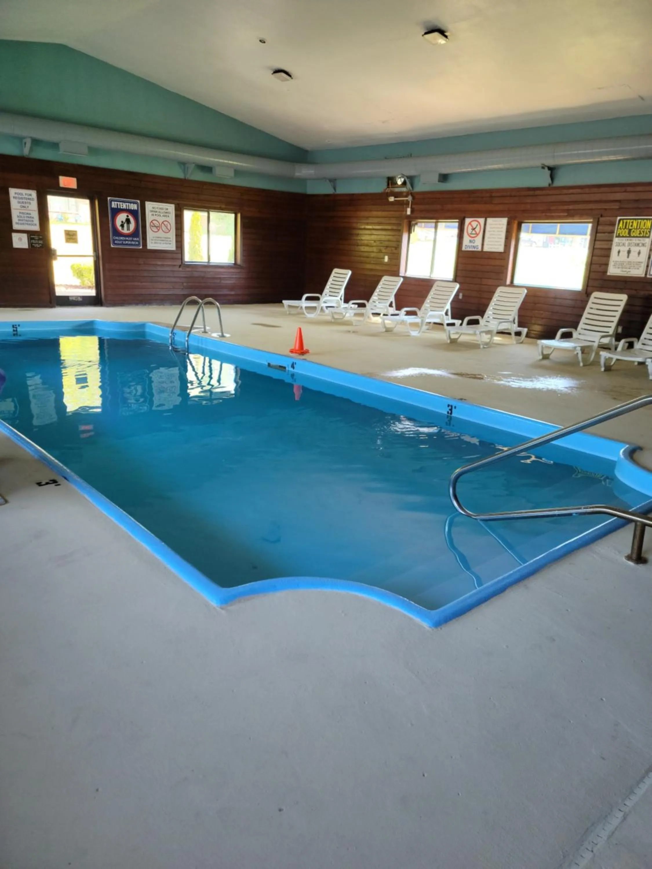 Swimming pool in Super 8 by Wyndham Paris