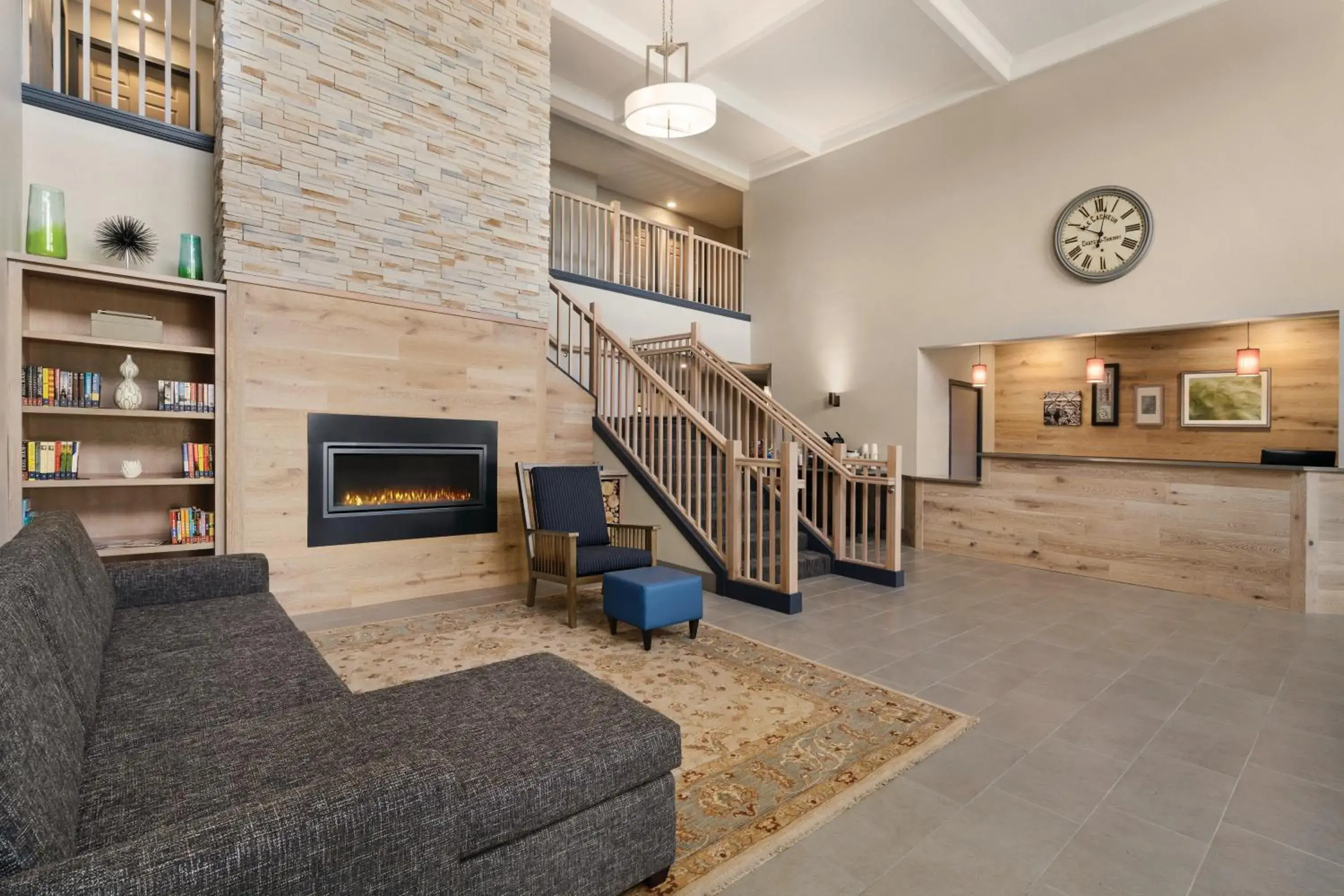 Lobby or reception in Country Inn & Suites by Radisson, Detroit Lakes, MN Lobby or reception in Country Inn & Suites by Radisson, Detroit Lakes, MN