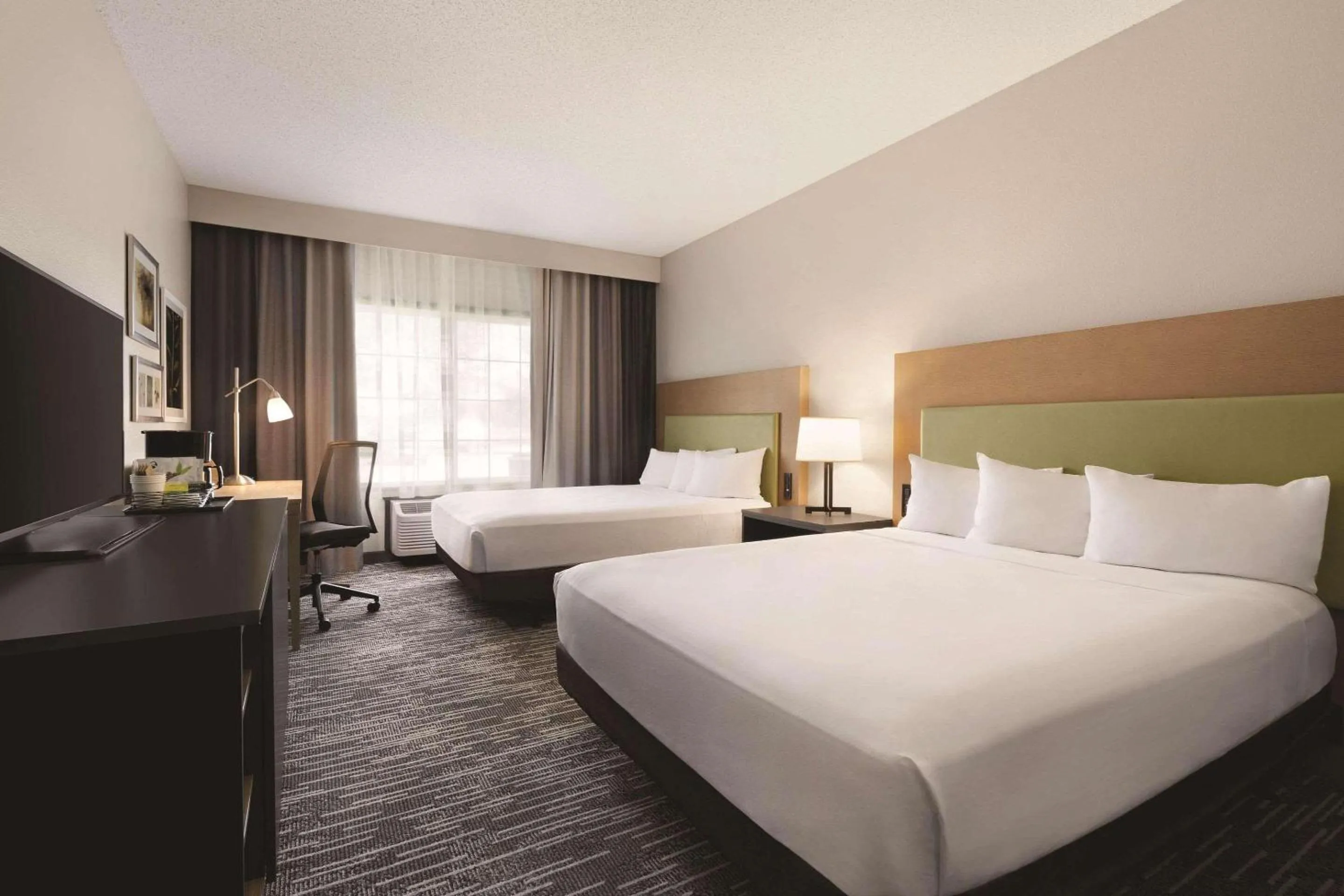 Bedroom, Bed in Country Inn & Suites by Radisson, Detroit Lakes, MN