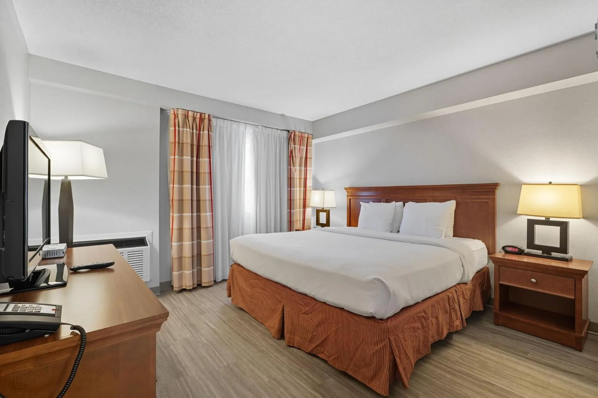 Bed in Country Inn & Suites by Radisson, Saskatoon, SK