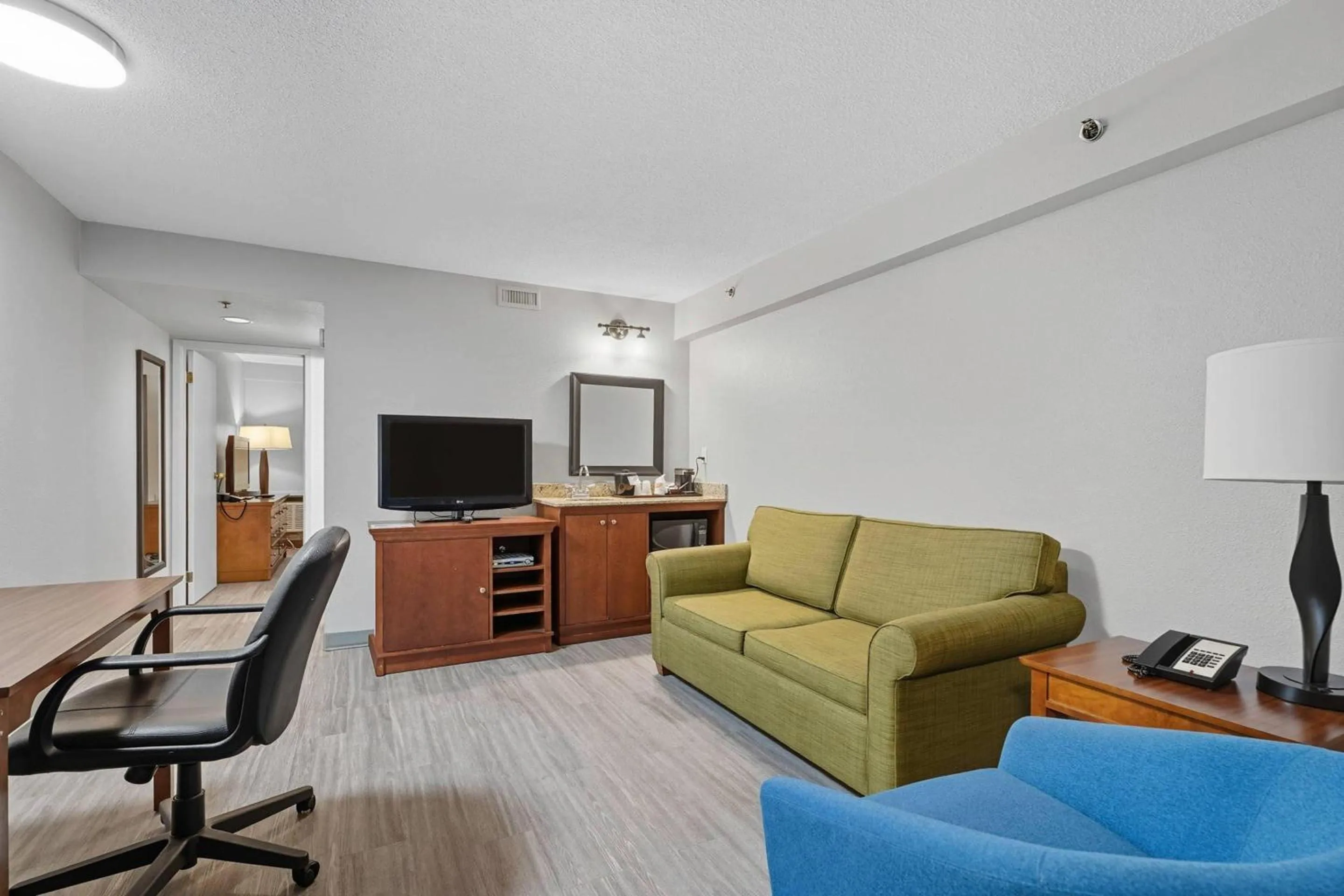 Bedroom in Country Inn & Suites by Radisson, Saskatoon, SK