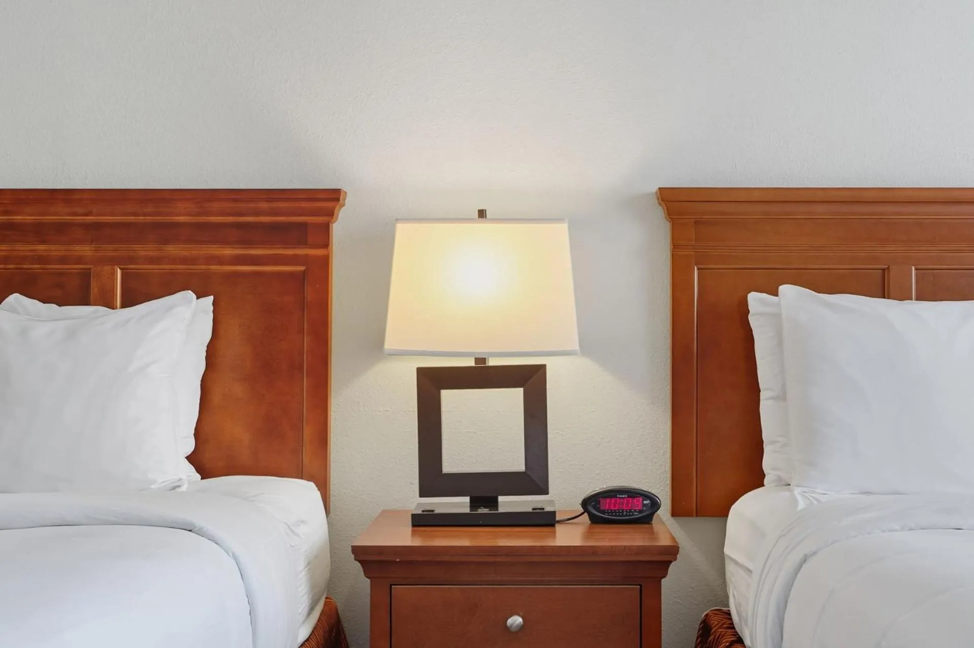 Bed in Country Inn & Suites by Radisson, Saskatoon, SK