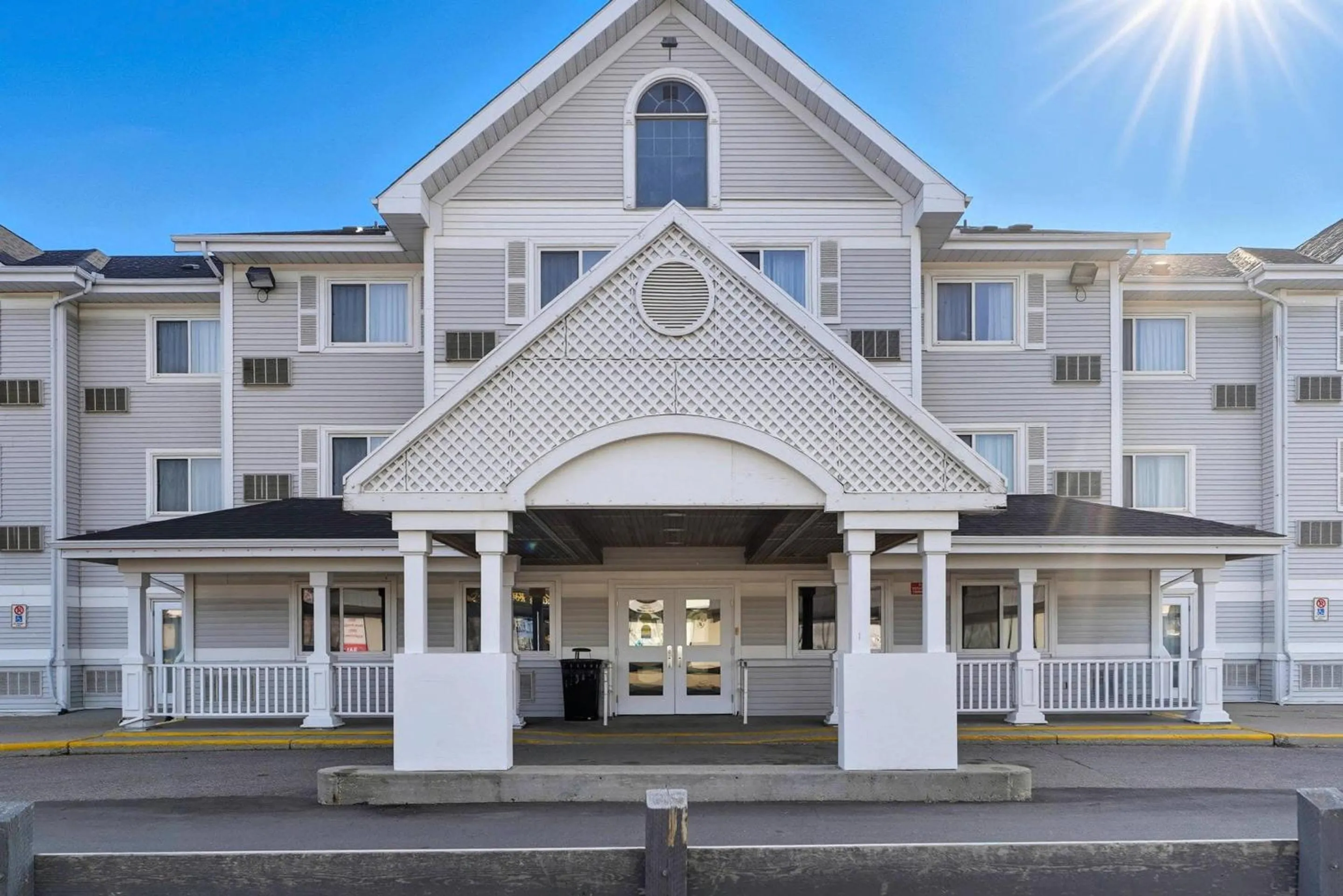 Property building in Country Inn & Suites by Radisson, Saskatoon, SK