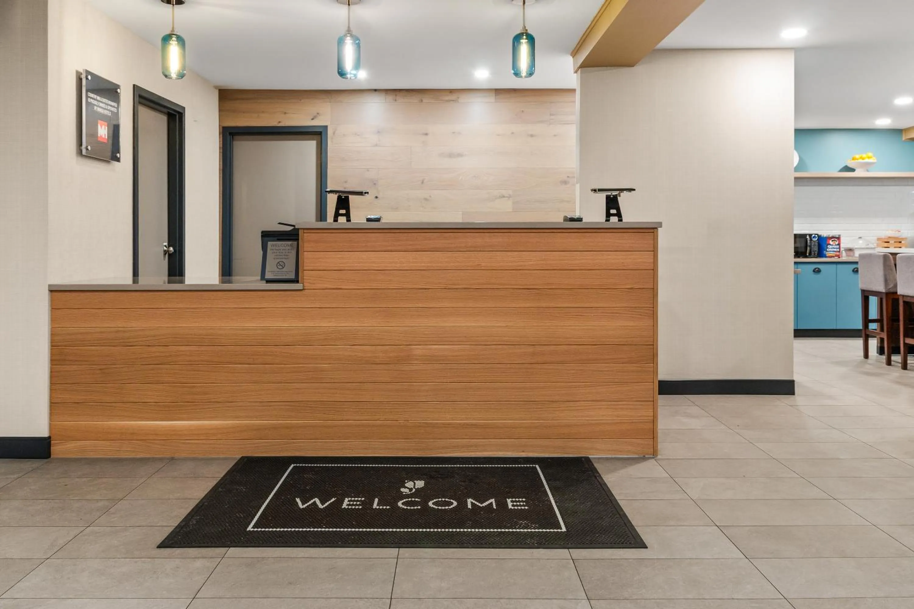 Lobby or reception in Country Inn & Suites by Radisson, Winnipeg, MB