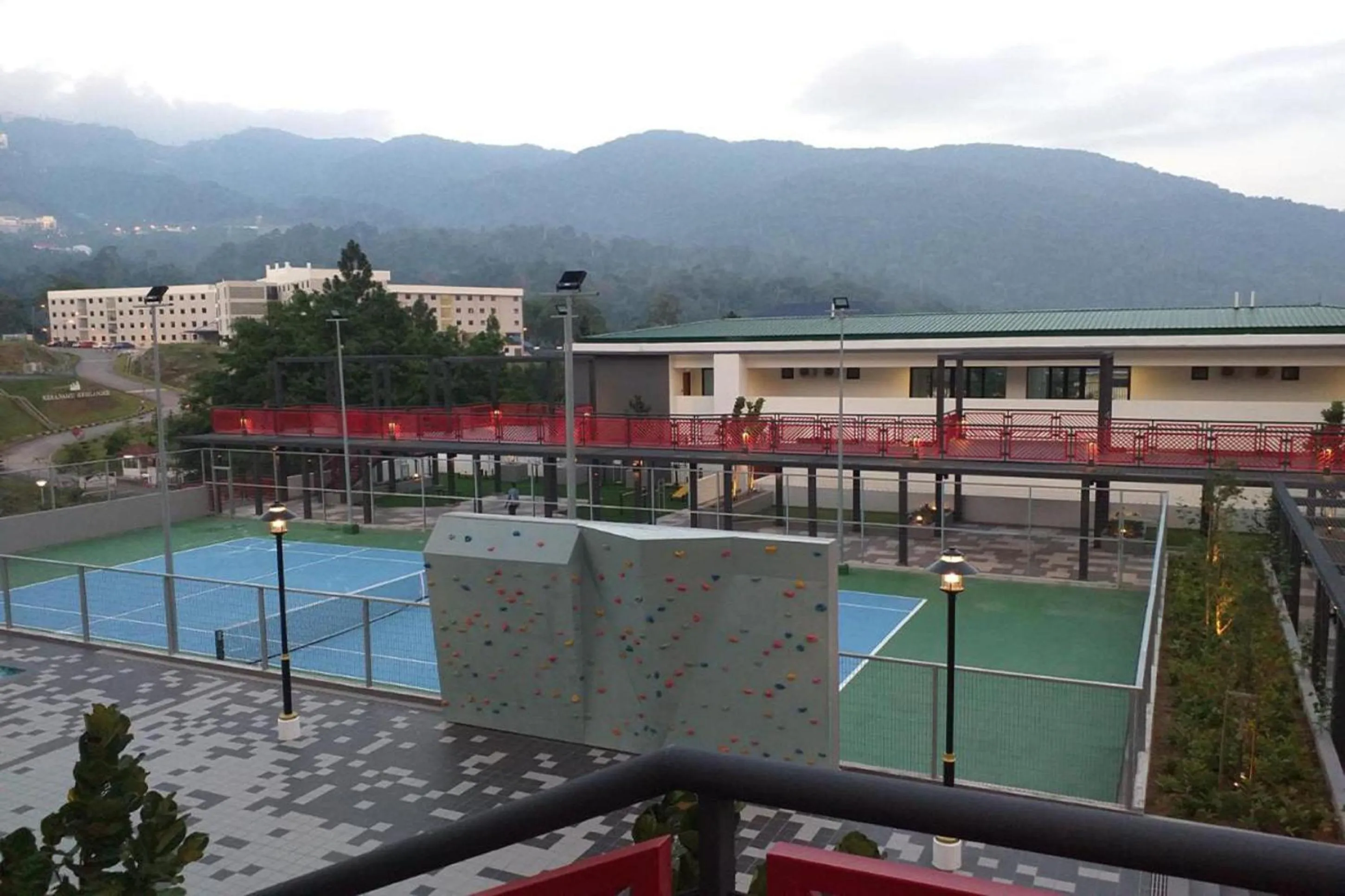 Tennis court in 7Stonez Suites Geo38 Genting Highlands