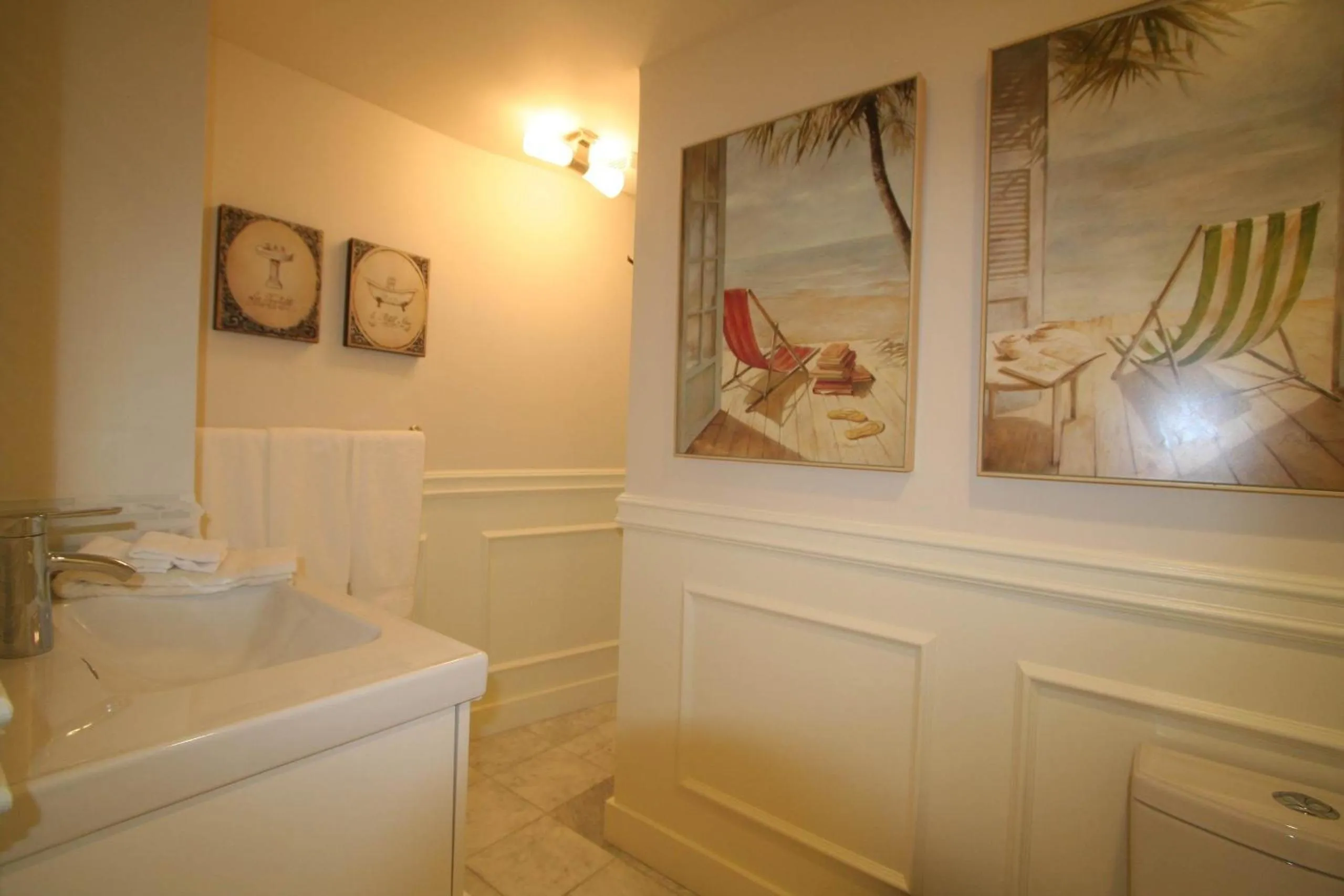 Bathroom in The Craigmyle Inn