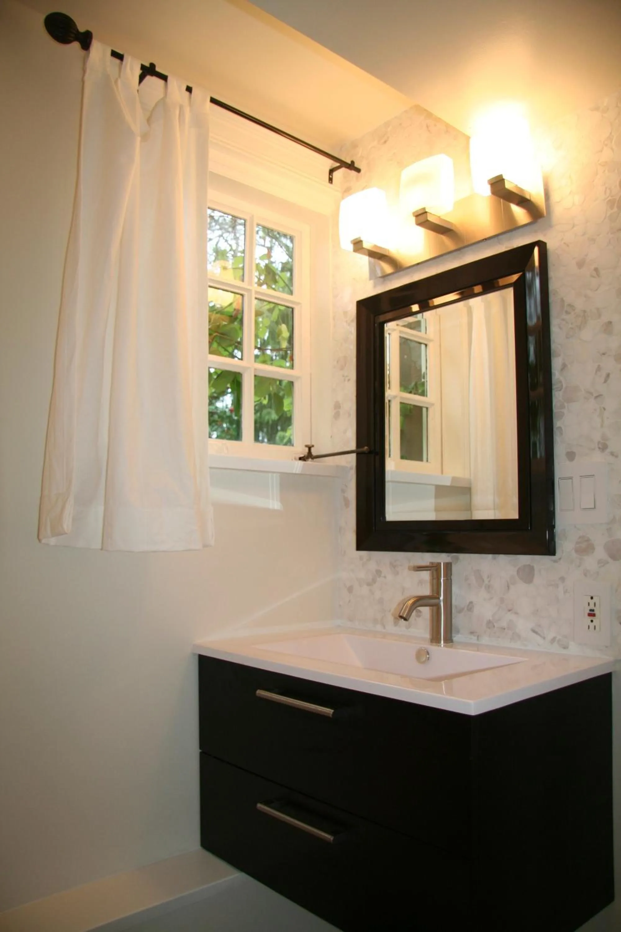 Bathroom in The Craigmyle Inn