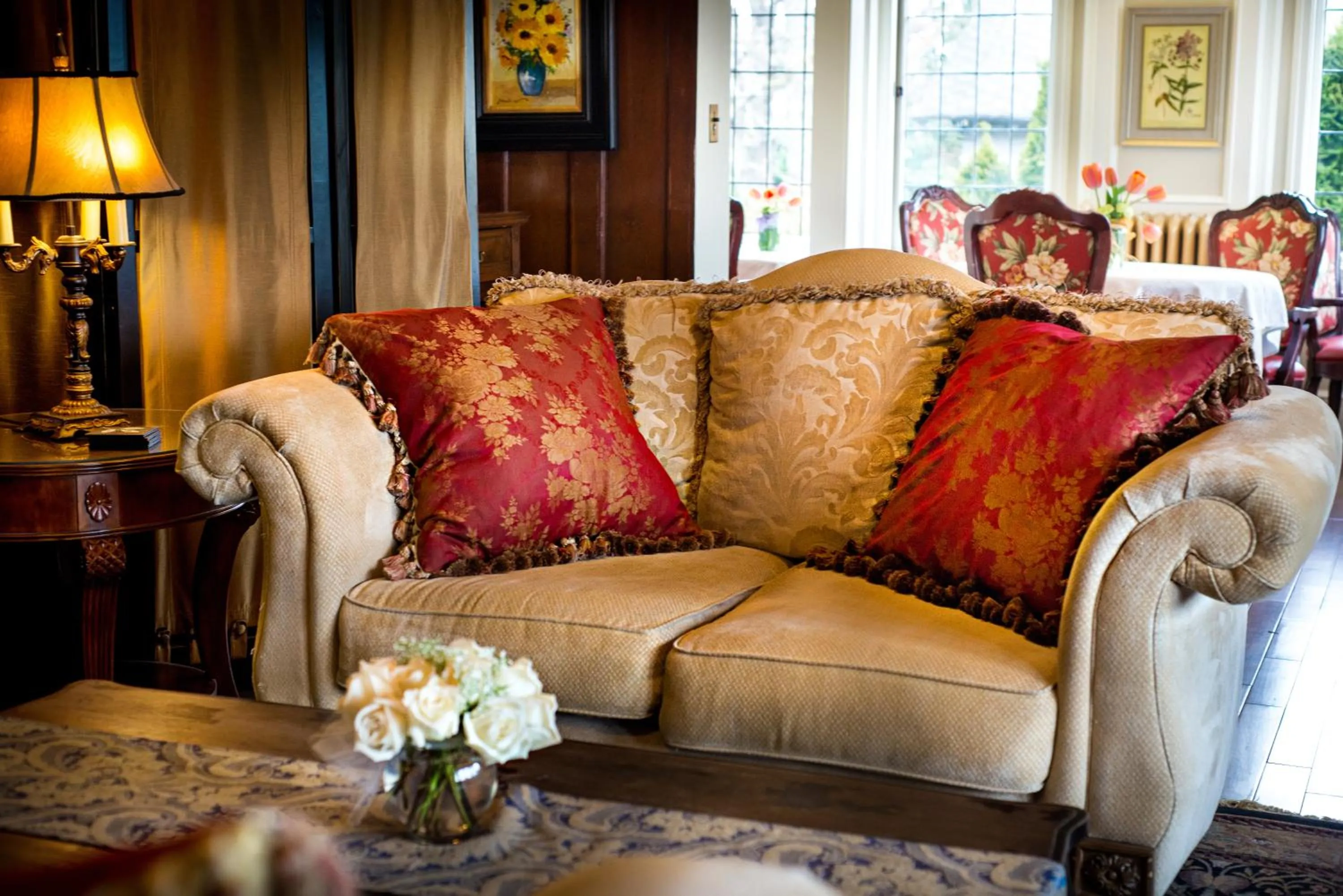 Library in The Craigmyle Inn