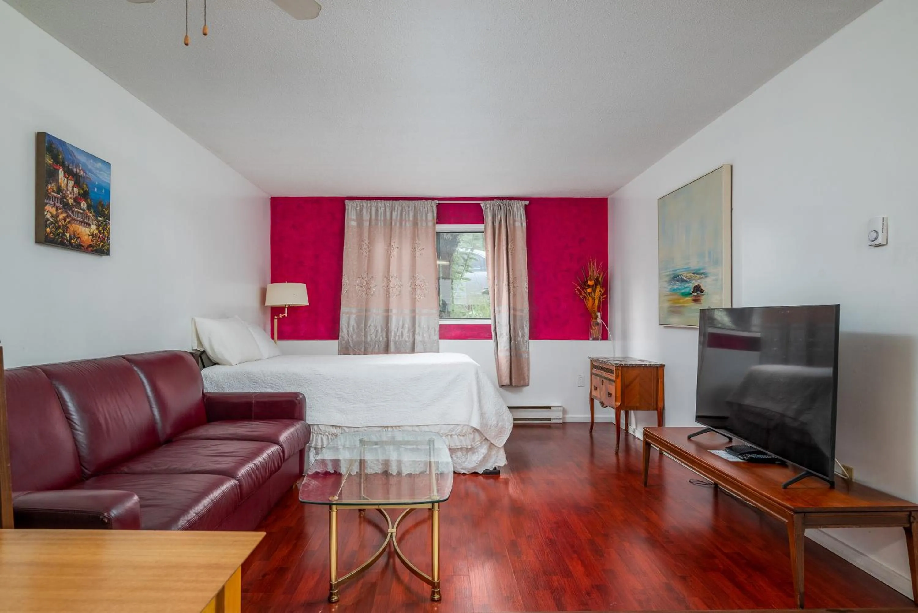 TV and multimedia in Croft Inn Motel