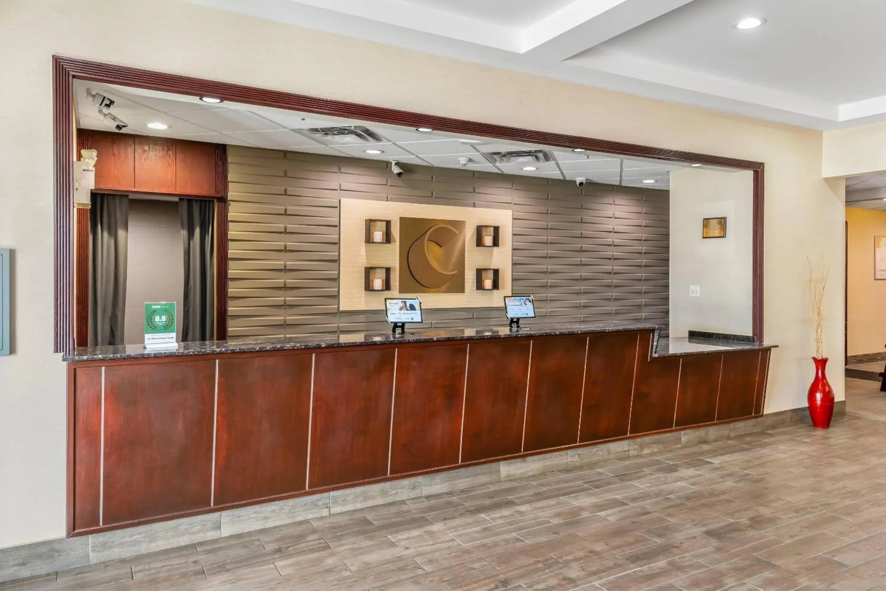 Lobby or reception in Comfort Inn Lobby or reception in Comfort Inn