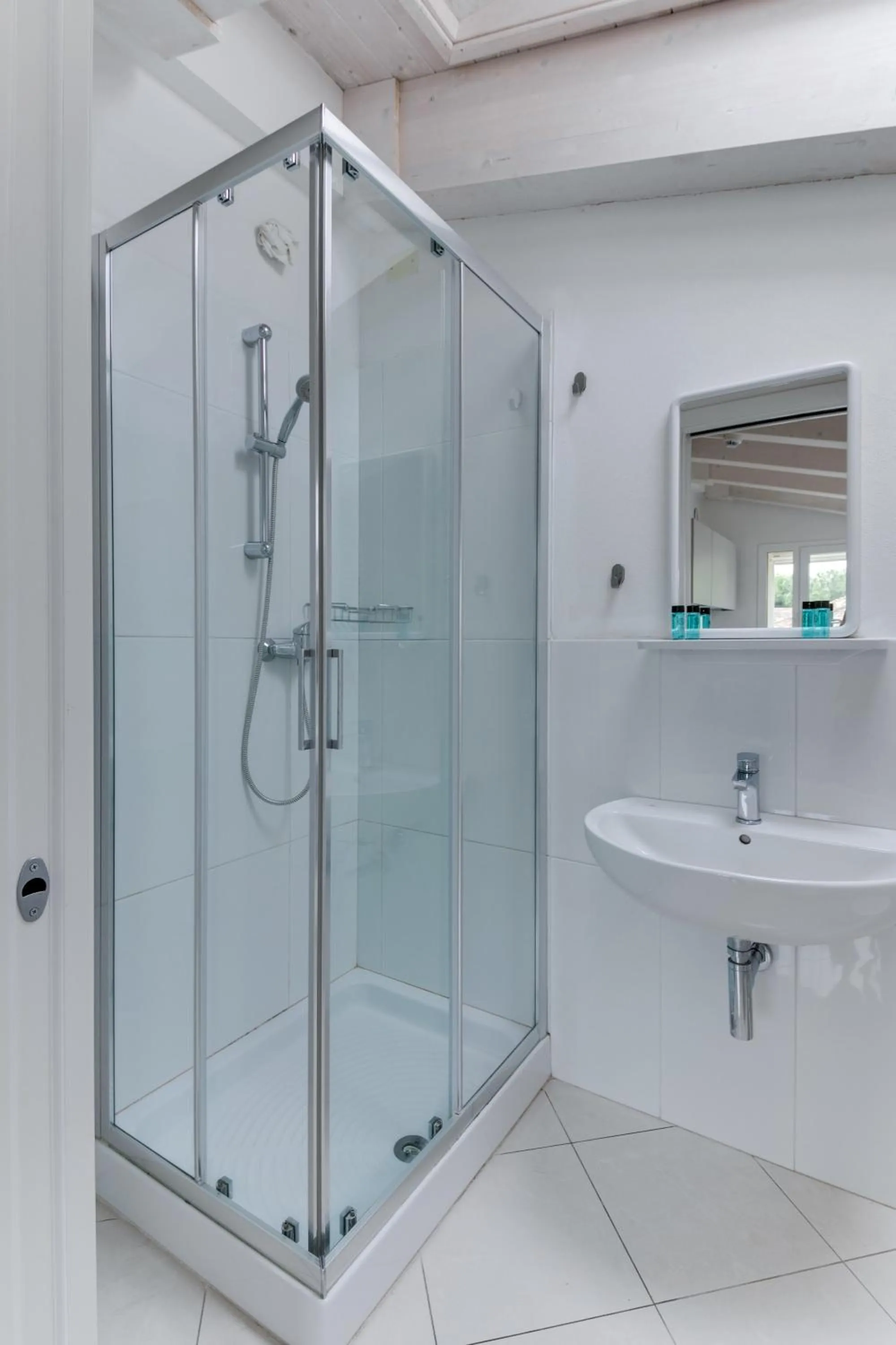 Shower in Mansarda Diamanti - Siroli Collection