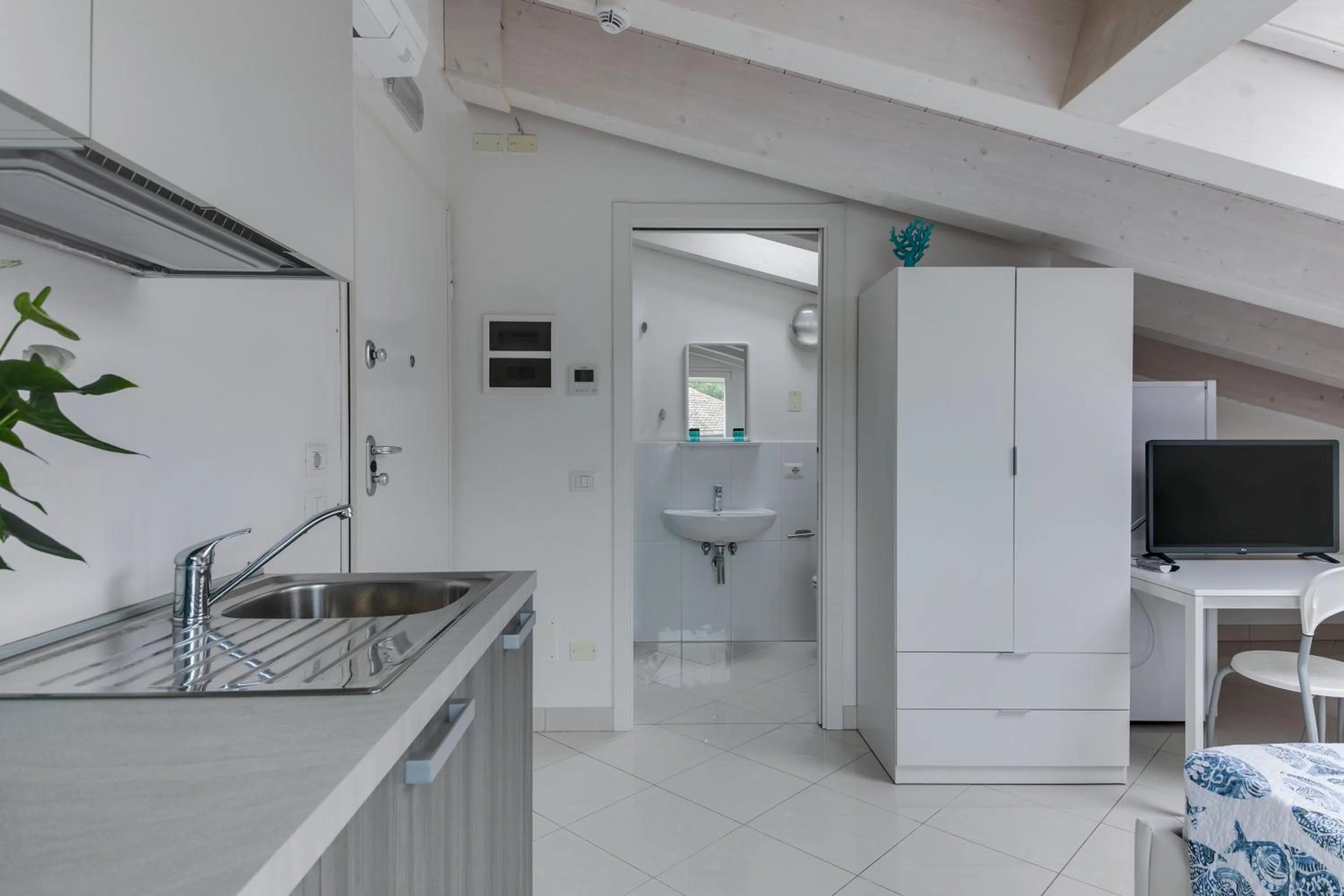 Bathroom in Mansarda Diamanti - Siroli Collection