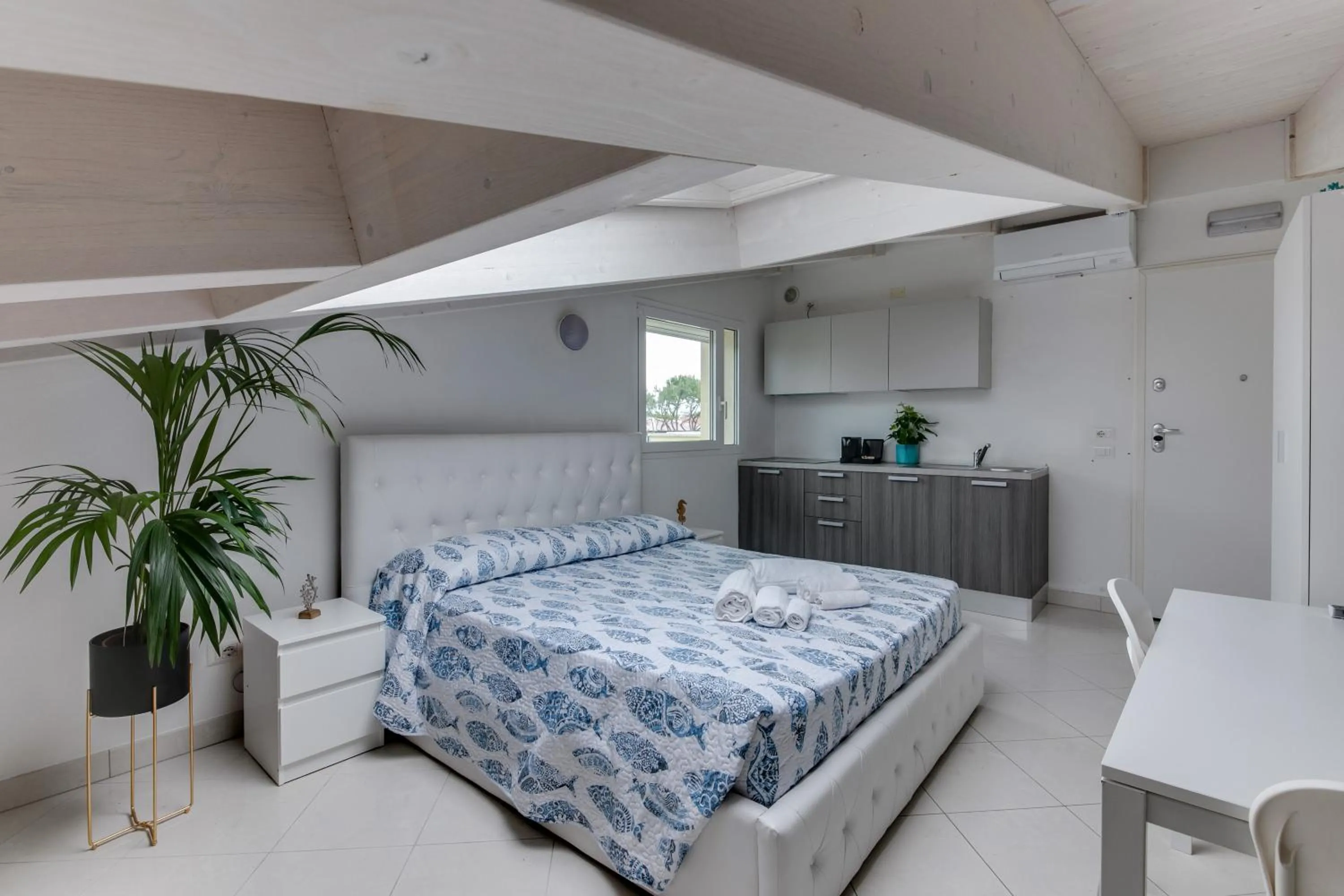 Bed in Mansarda Diamanti - Siroli Collection