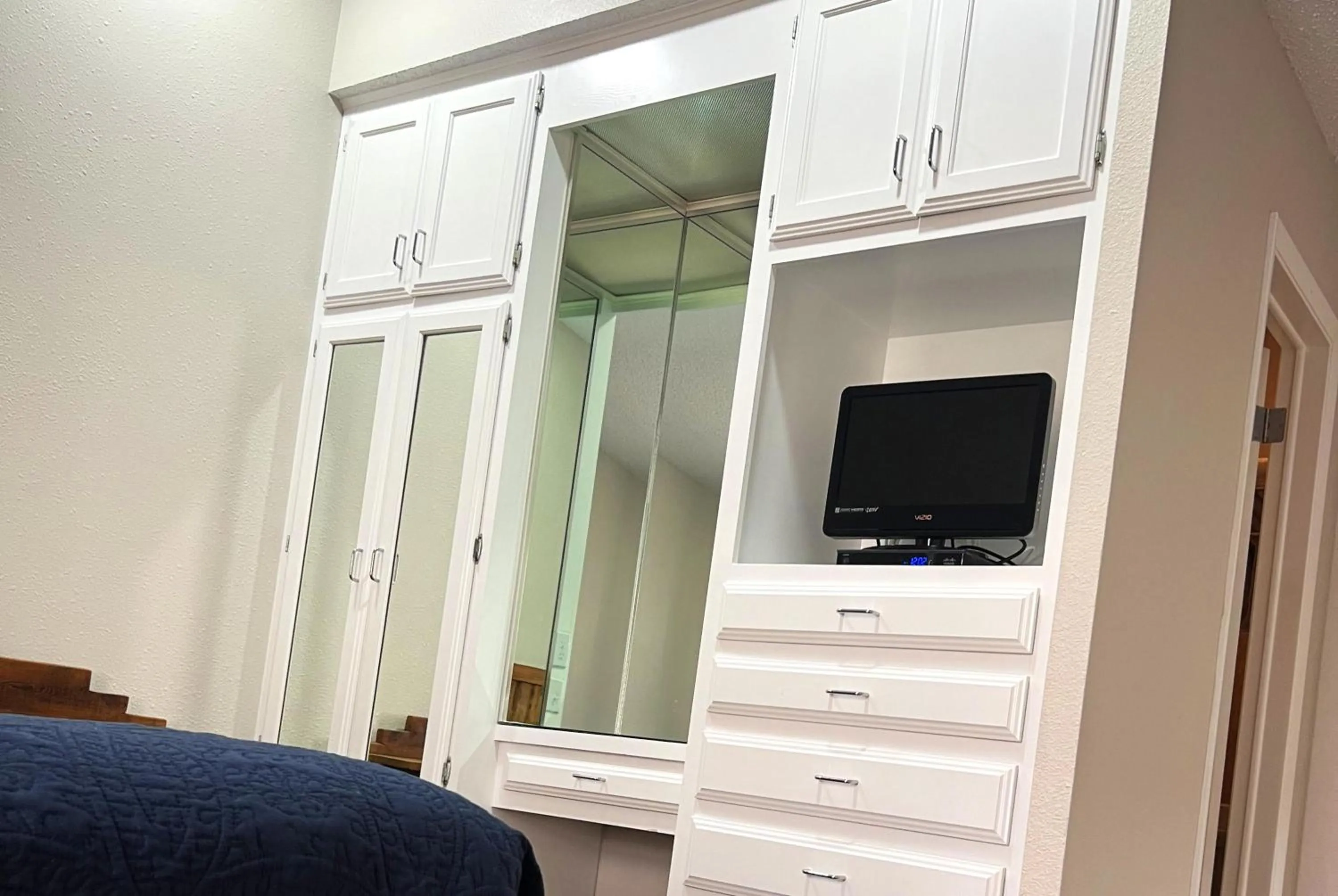 TV and multimedia in The Shores at Lake Travis