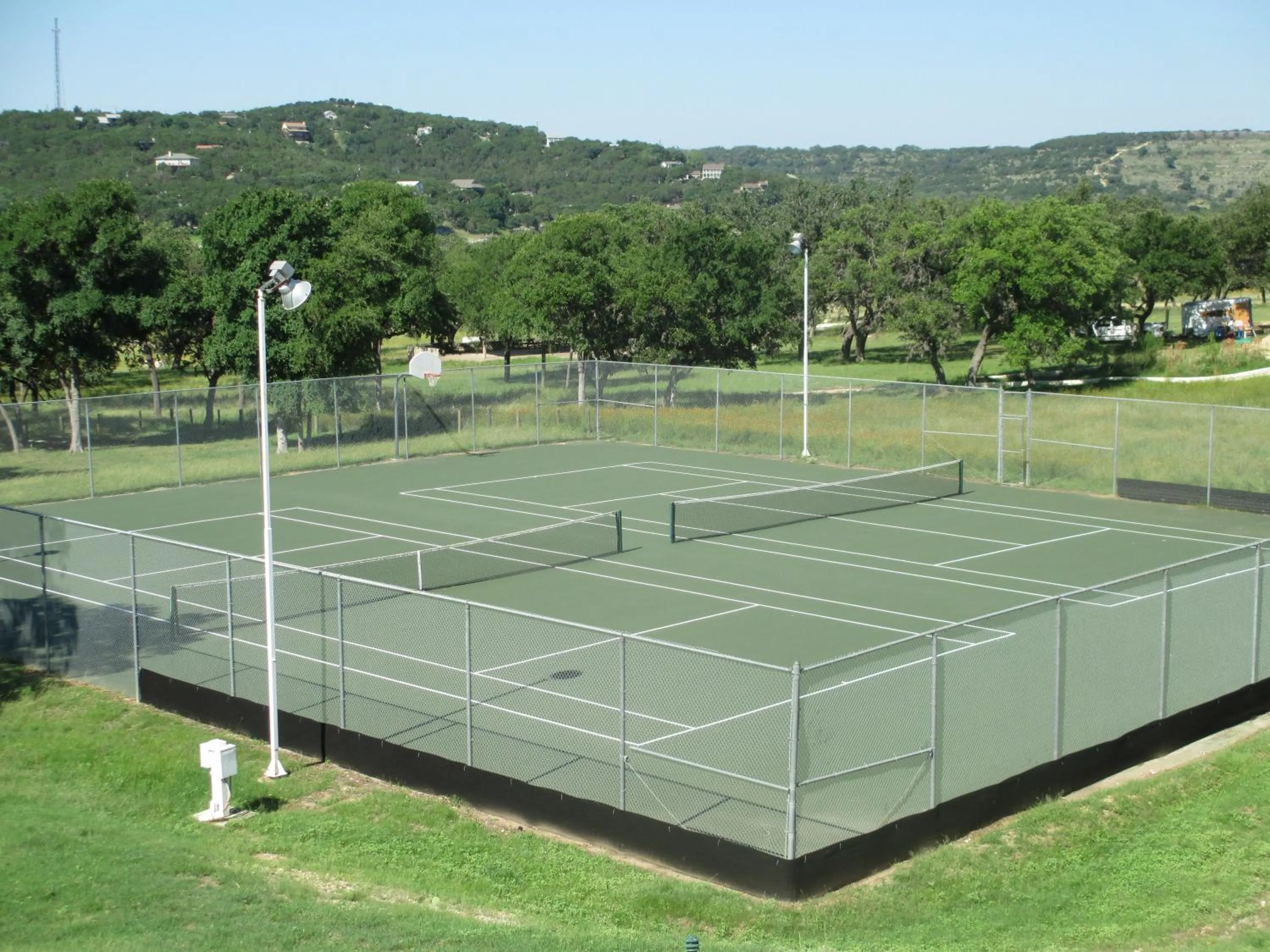 Tennis court in The Shores at Lake Travis