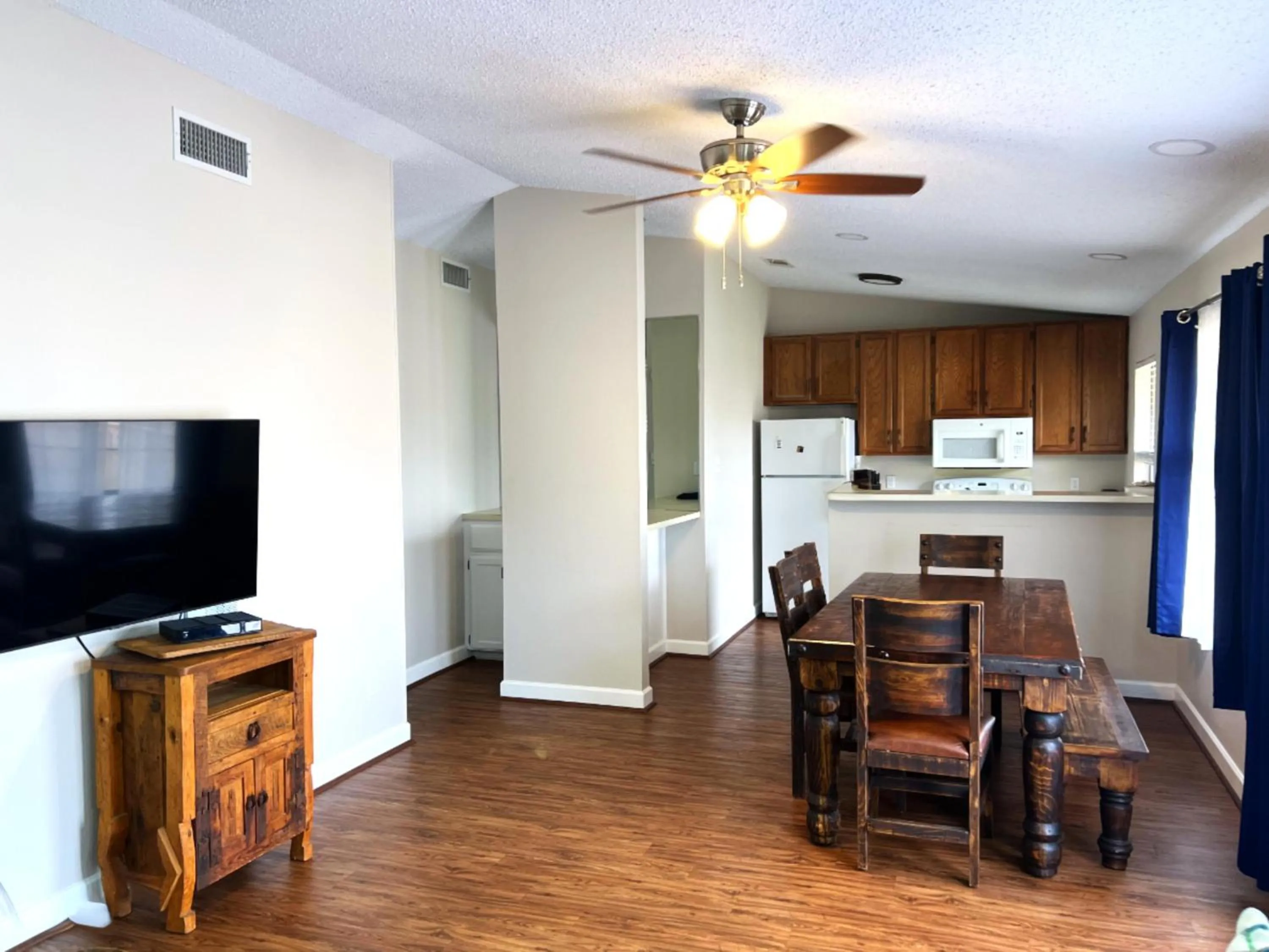 TV and multimedia in The Shores at Lake Travis