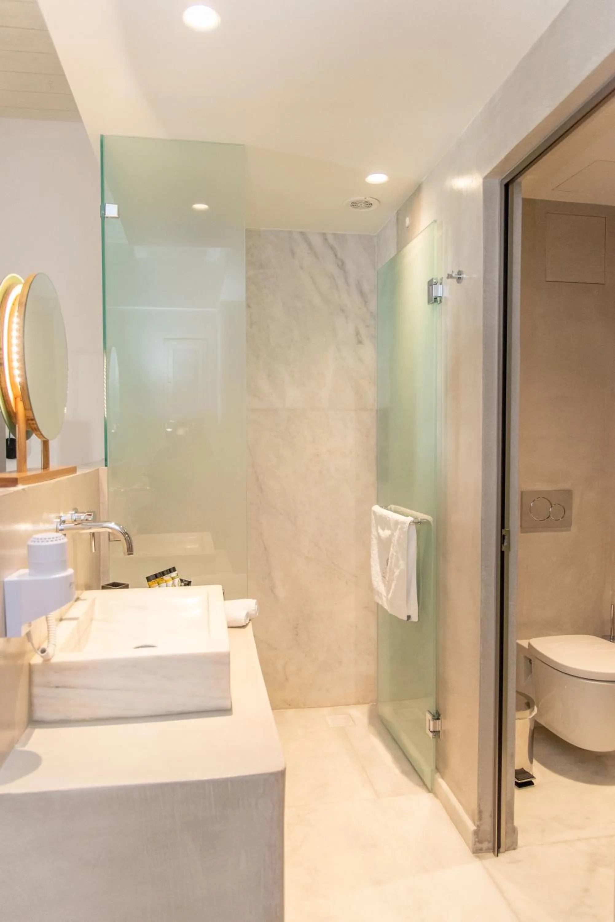 Lithos Luxury Suites