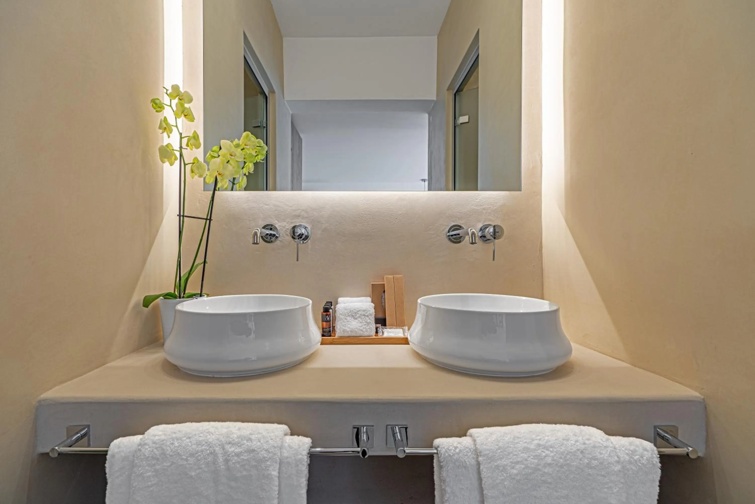 Bathroom in Omnia Mykonos Boutique Hotel & Suites