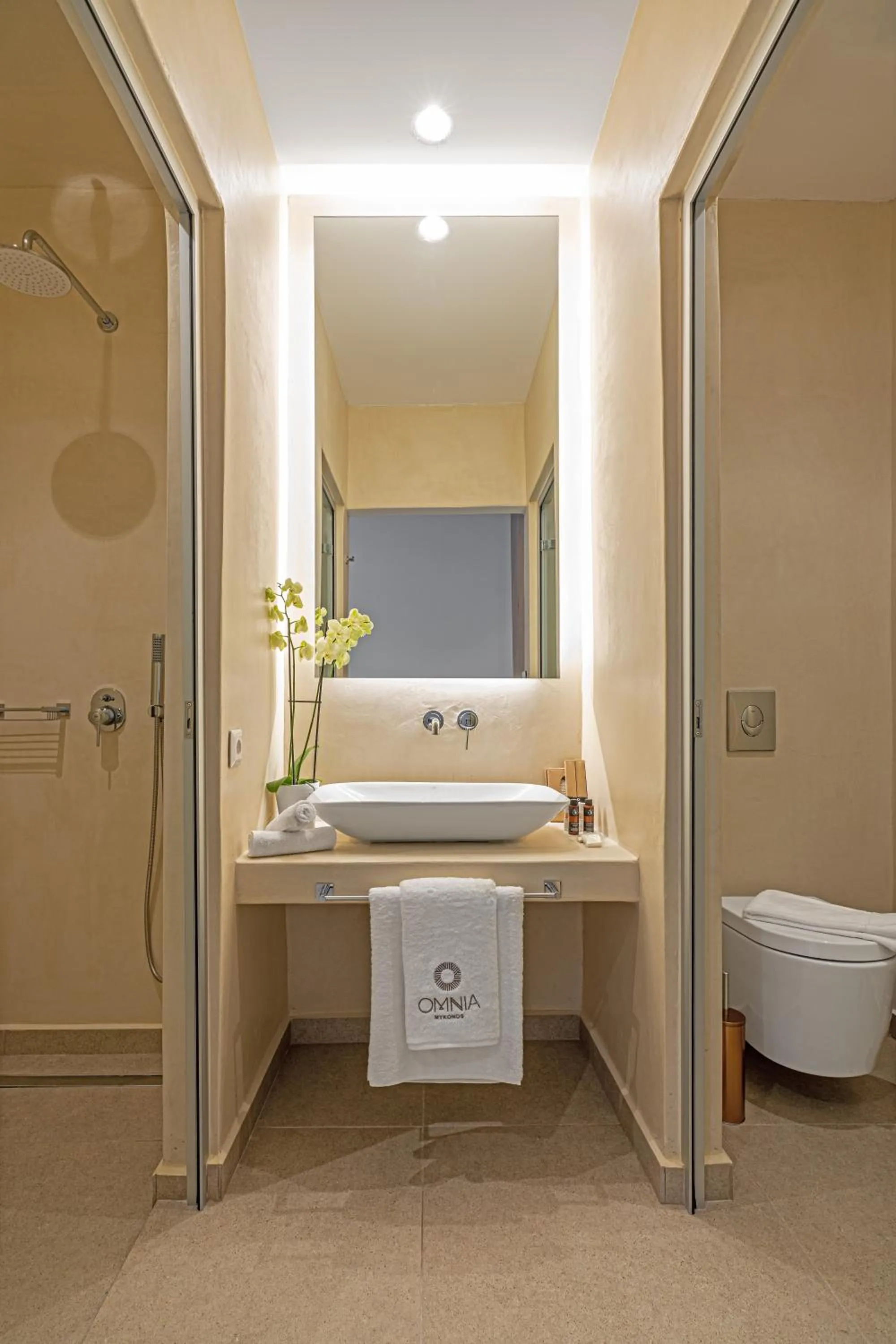 Bathroom in Omnia Mykonos Boutique Hotel & Suites