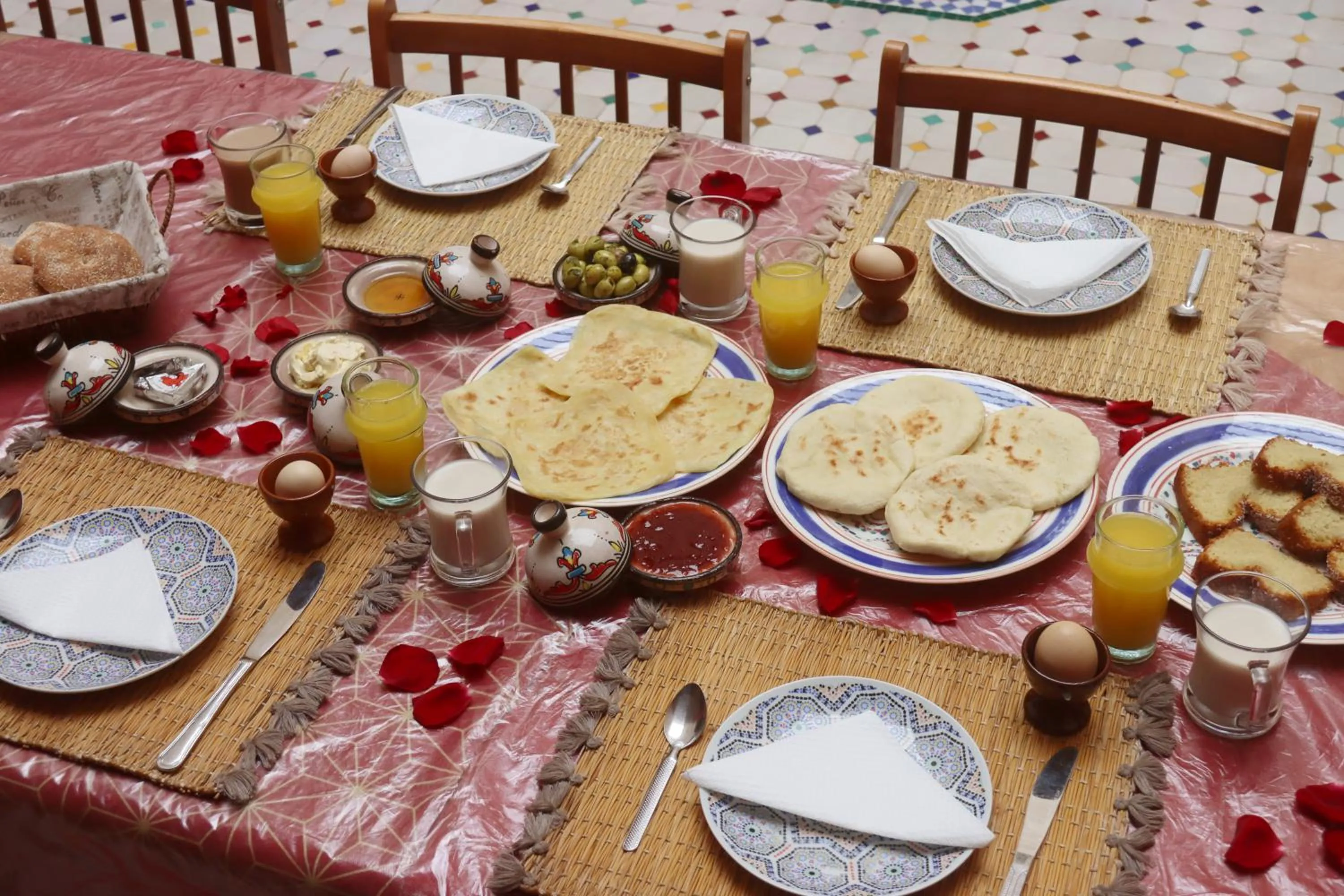 Breakfast in Riad Dwiriyat My Teib