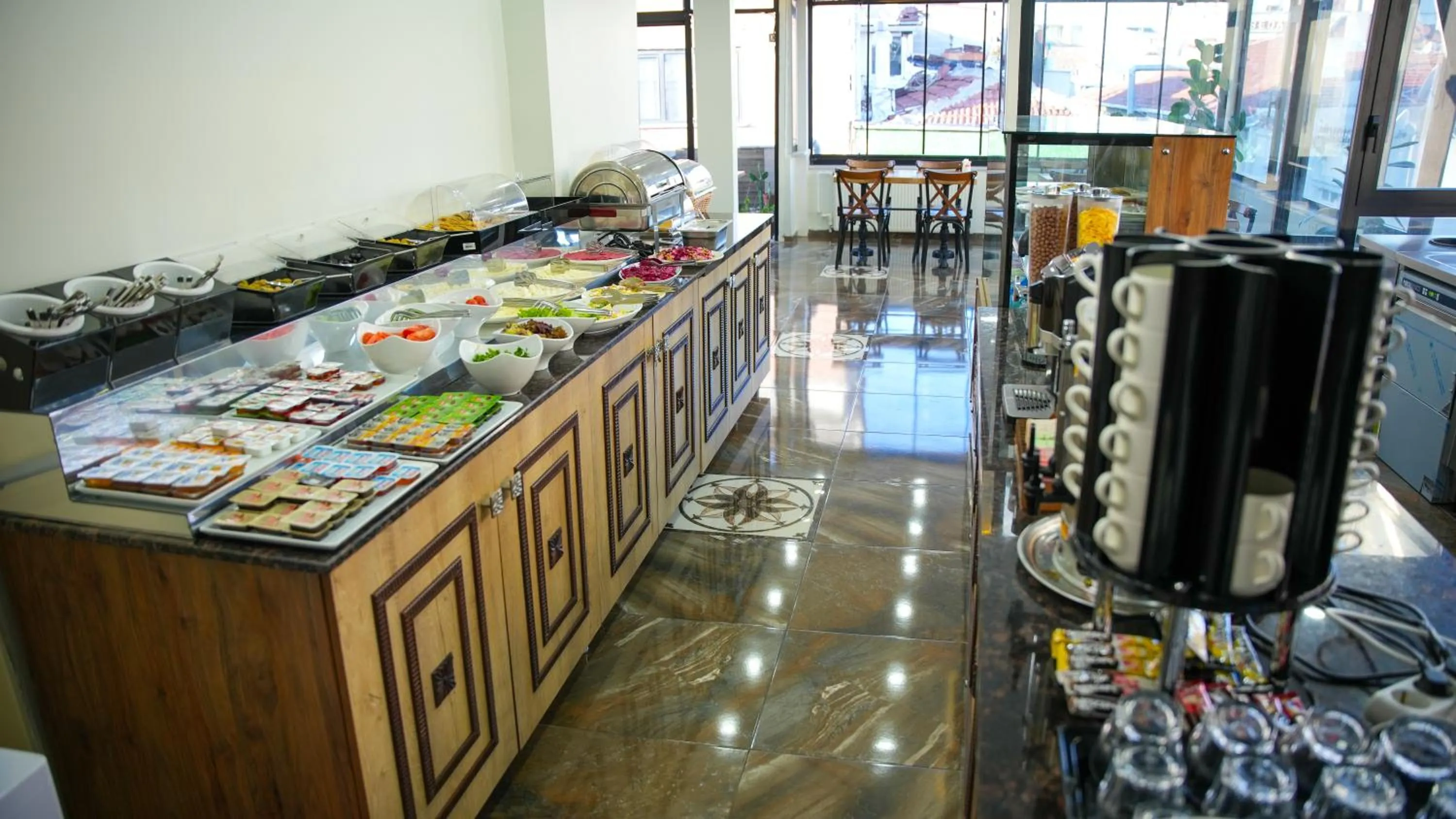 Restaurant/places to eat in Gul Otel