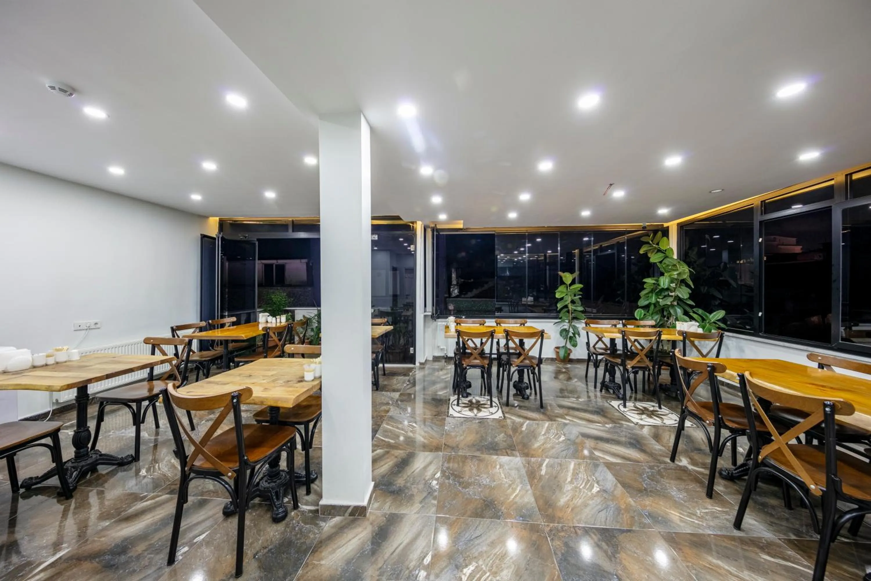 Restaurant/places to eat in Gul Otel