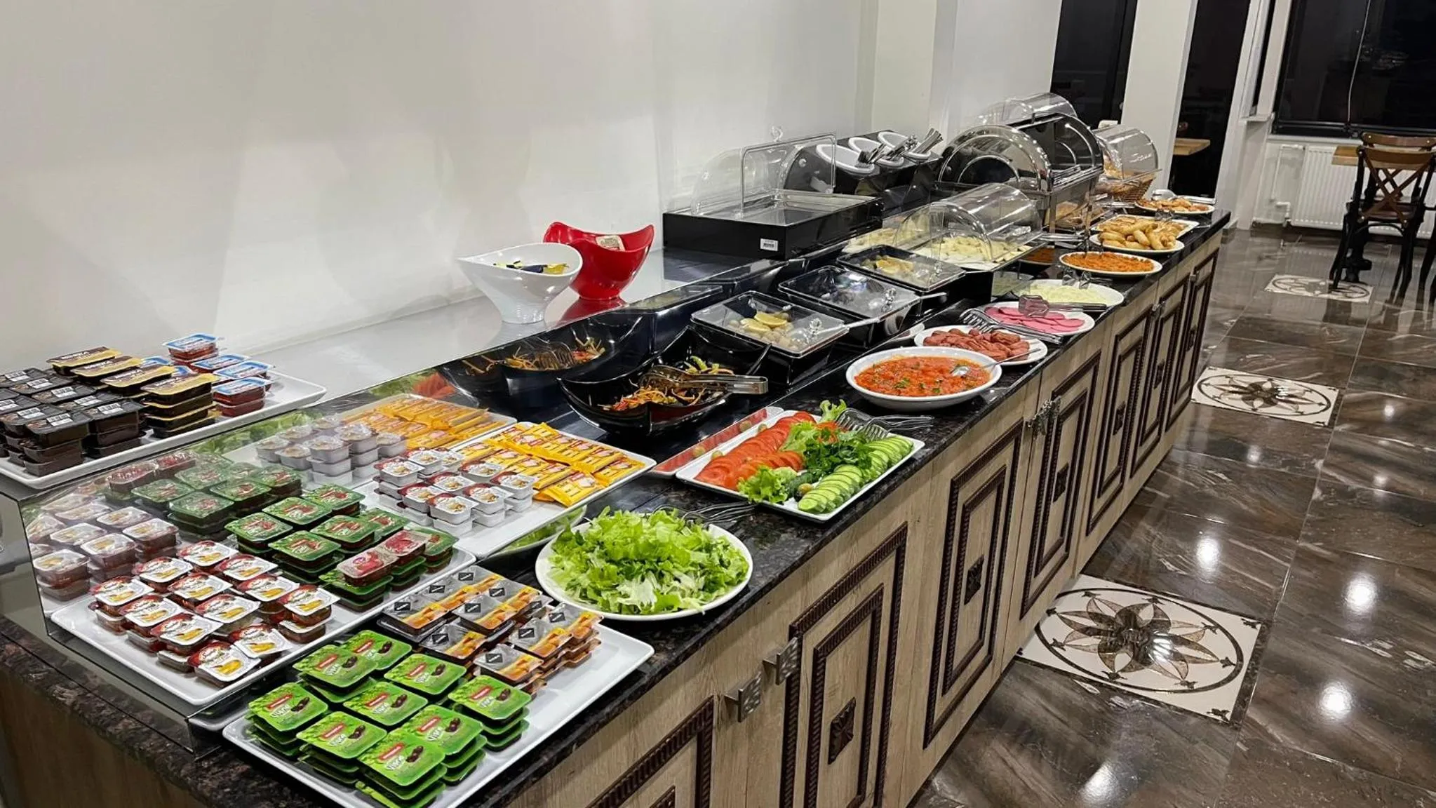 Restaurant/places to eat in Gul Otel