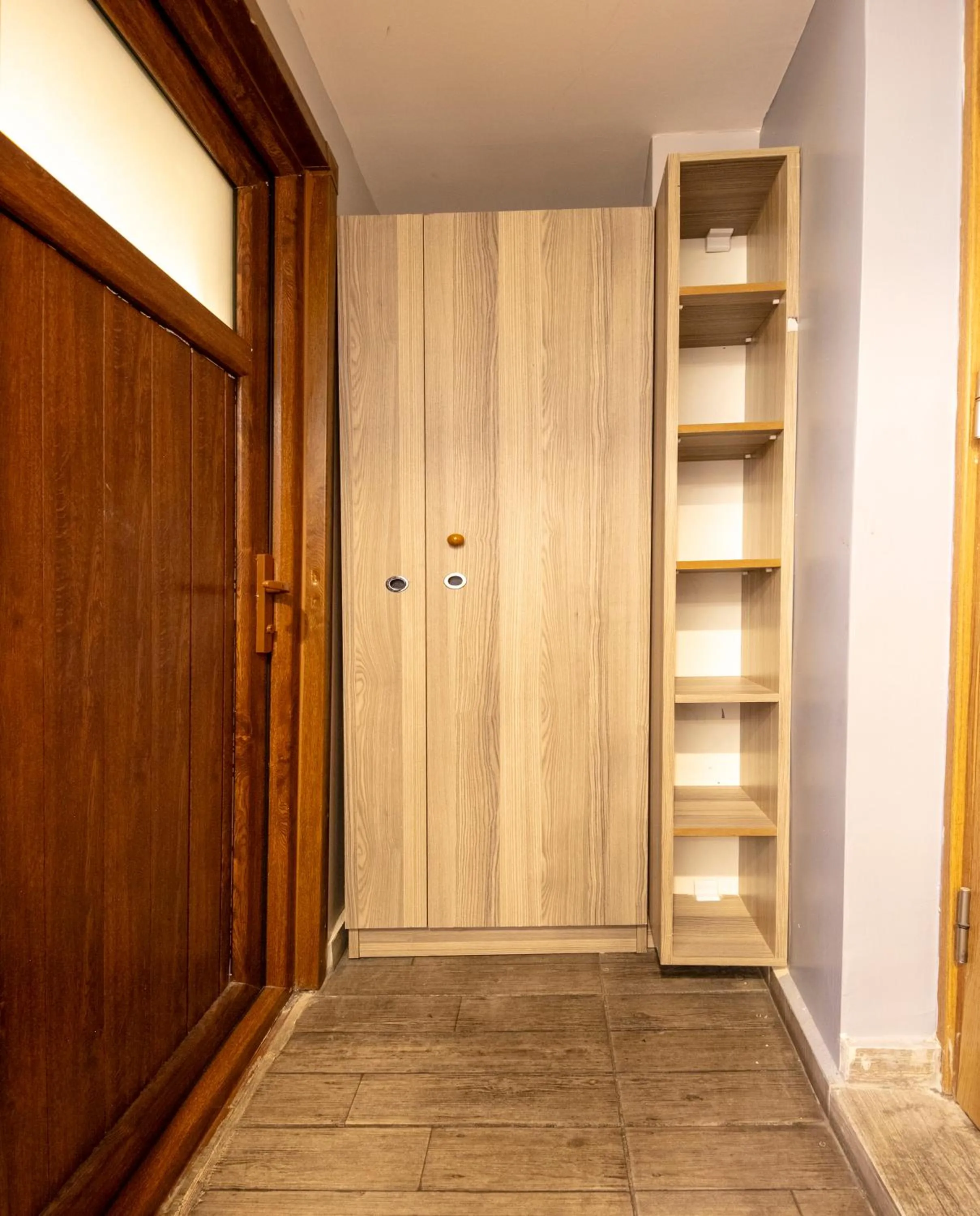 wardrobe in Gul Otel