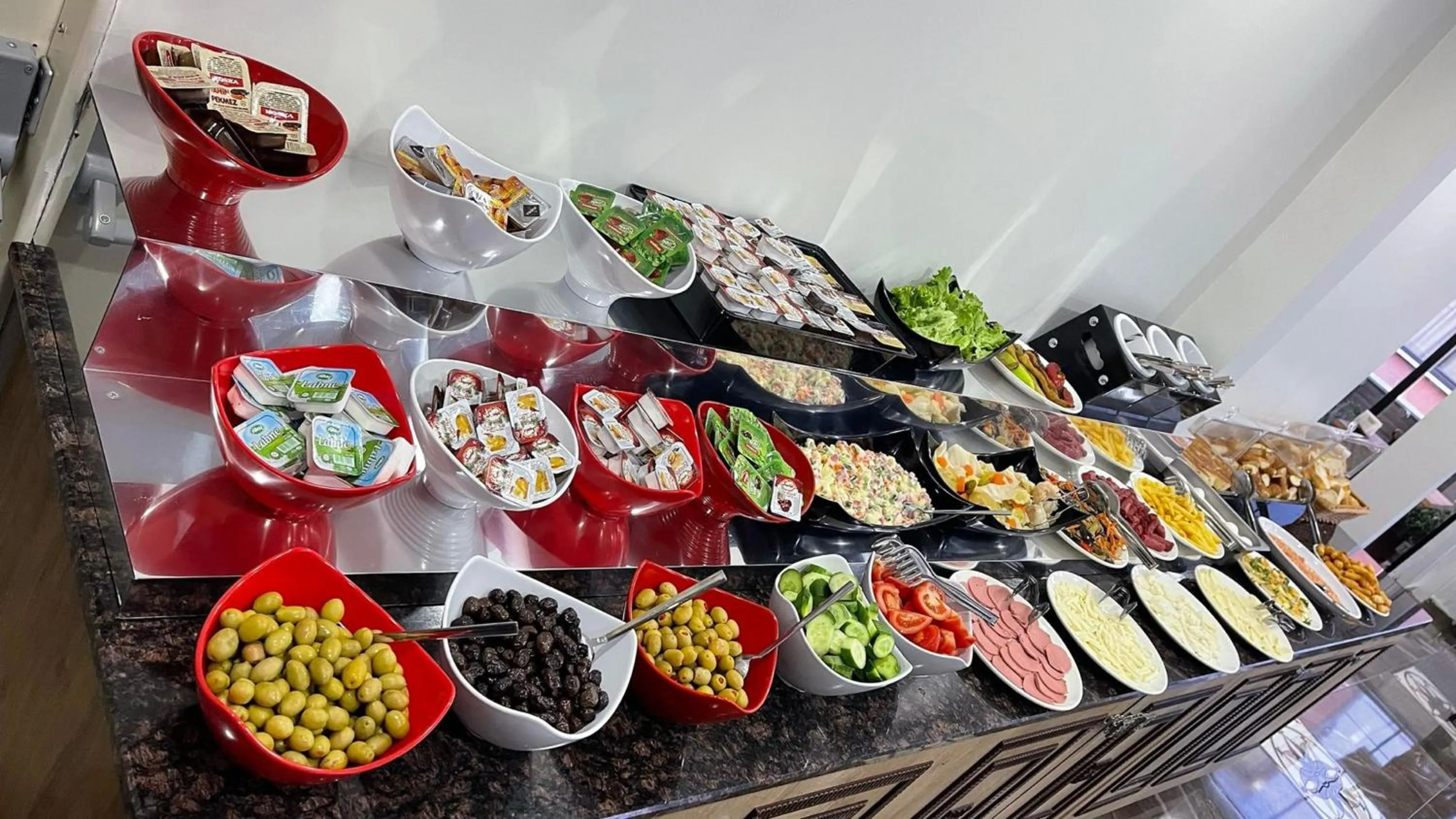 Buffet breakfast in Gul Otel