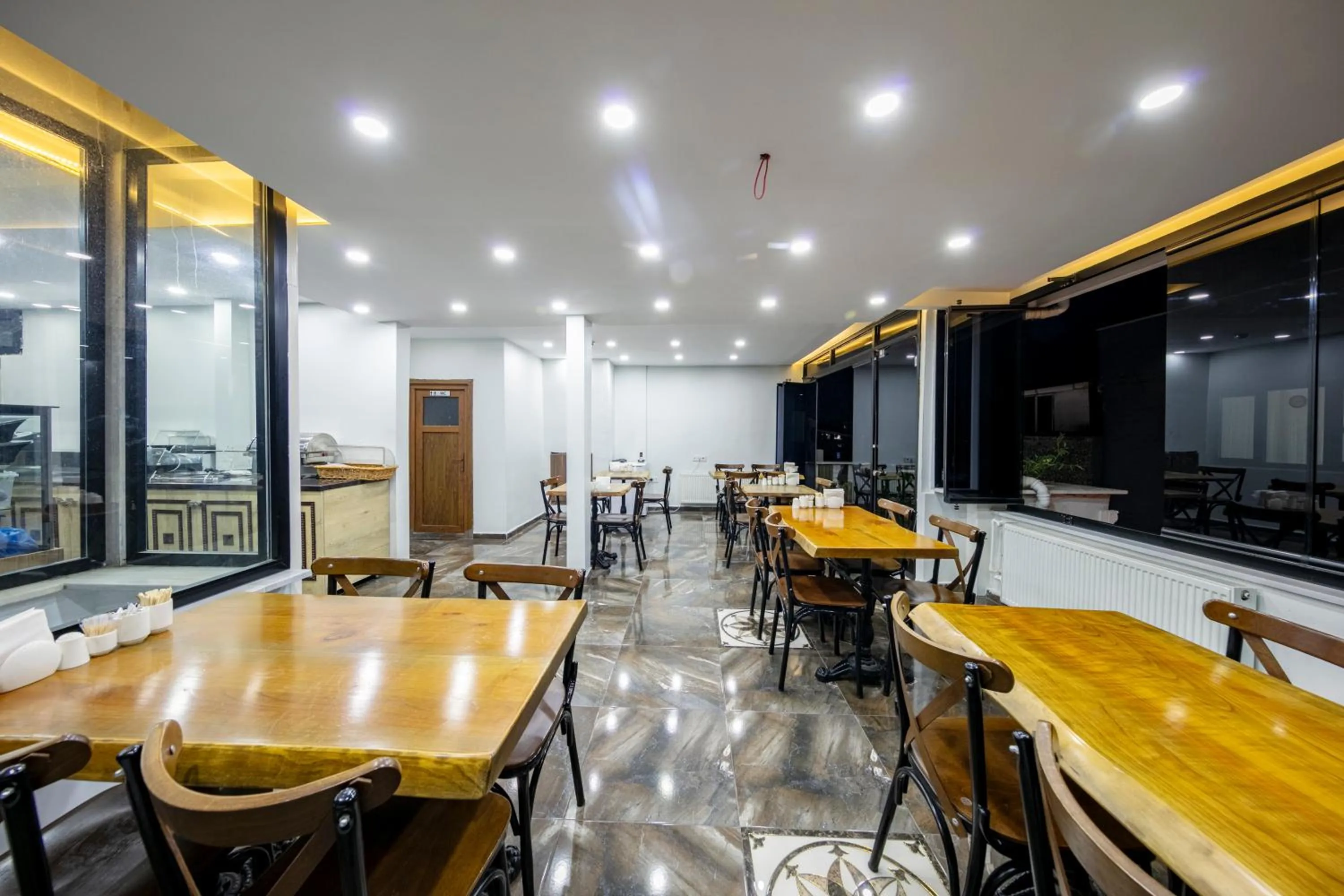 Restaurant/places to eat in Gul Otel