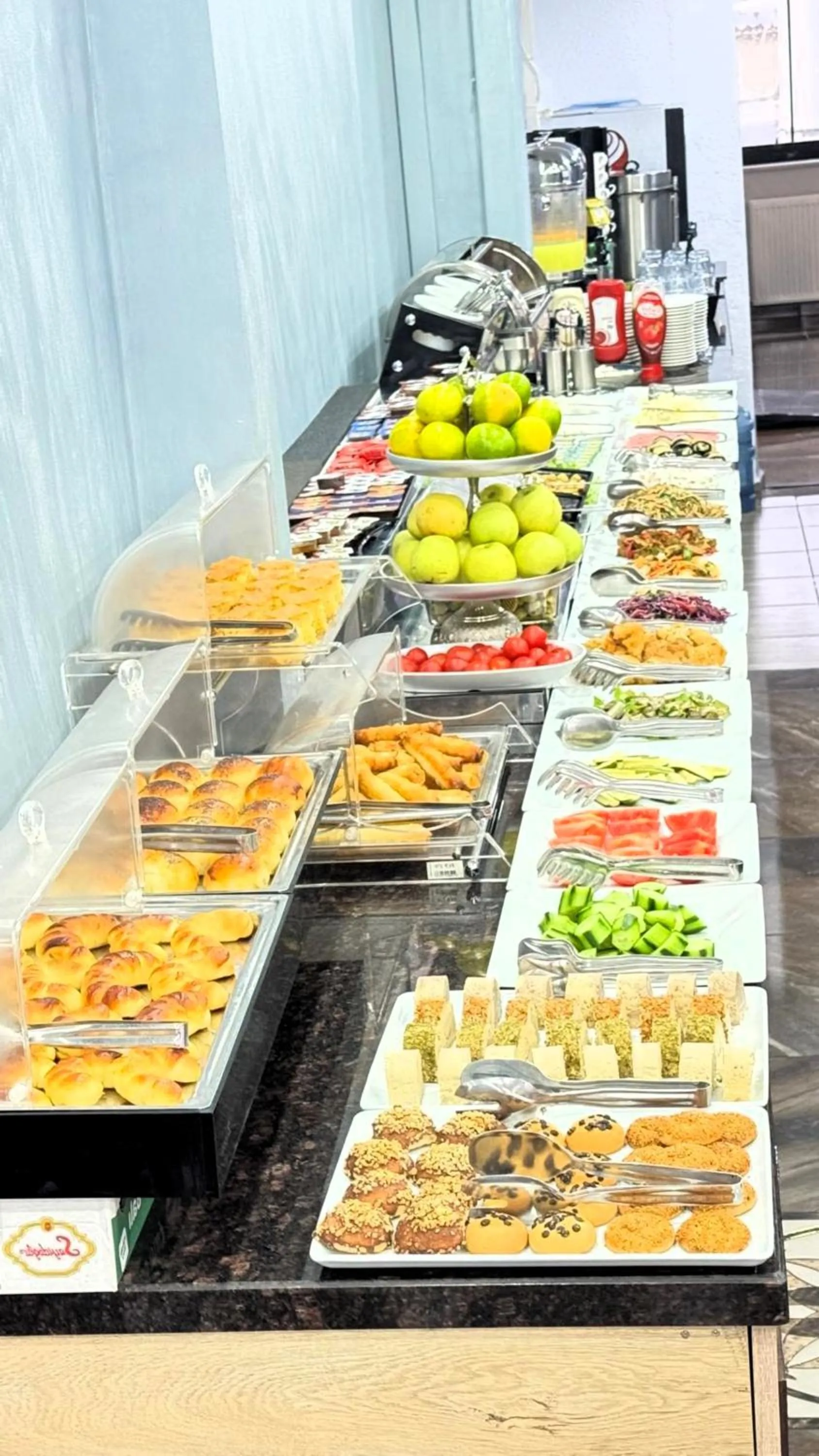 Buffet breakfast in Gul Otel