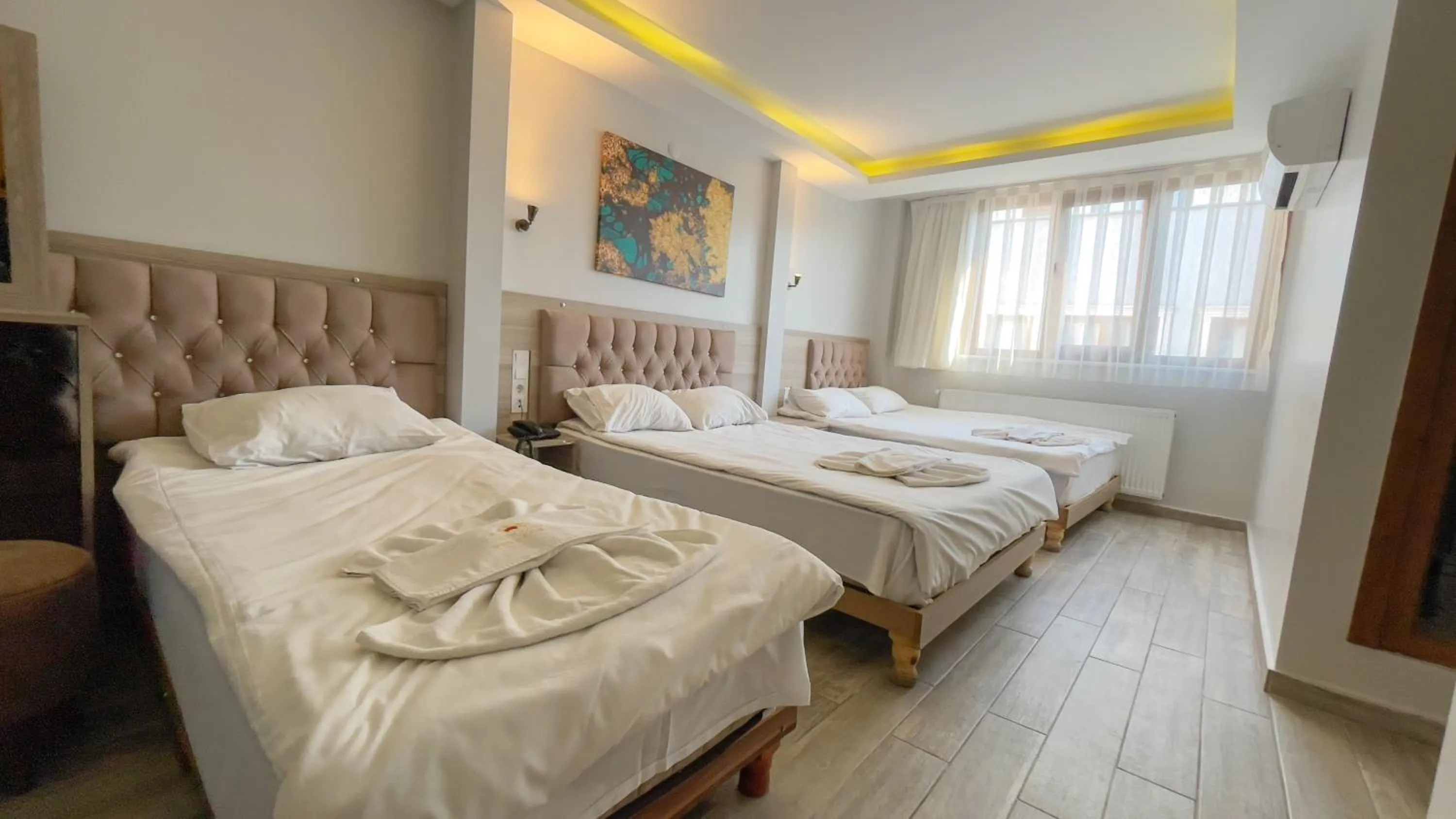 Photo of the whole room, Bed in Gul Otel