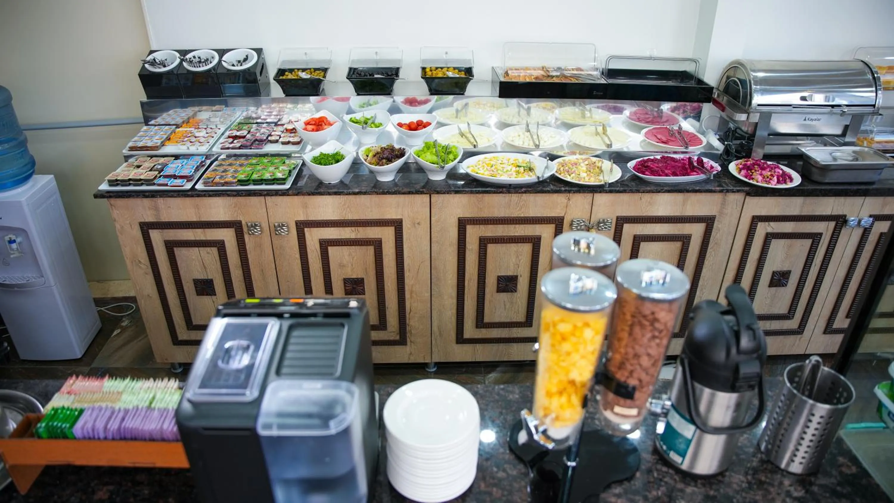 Restaurant/places to eat in Gul Otel