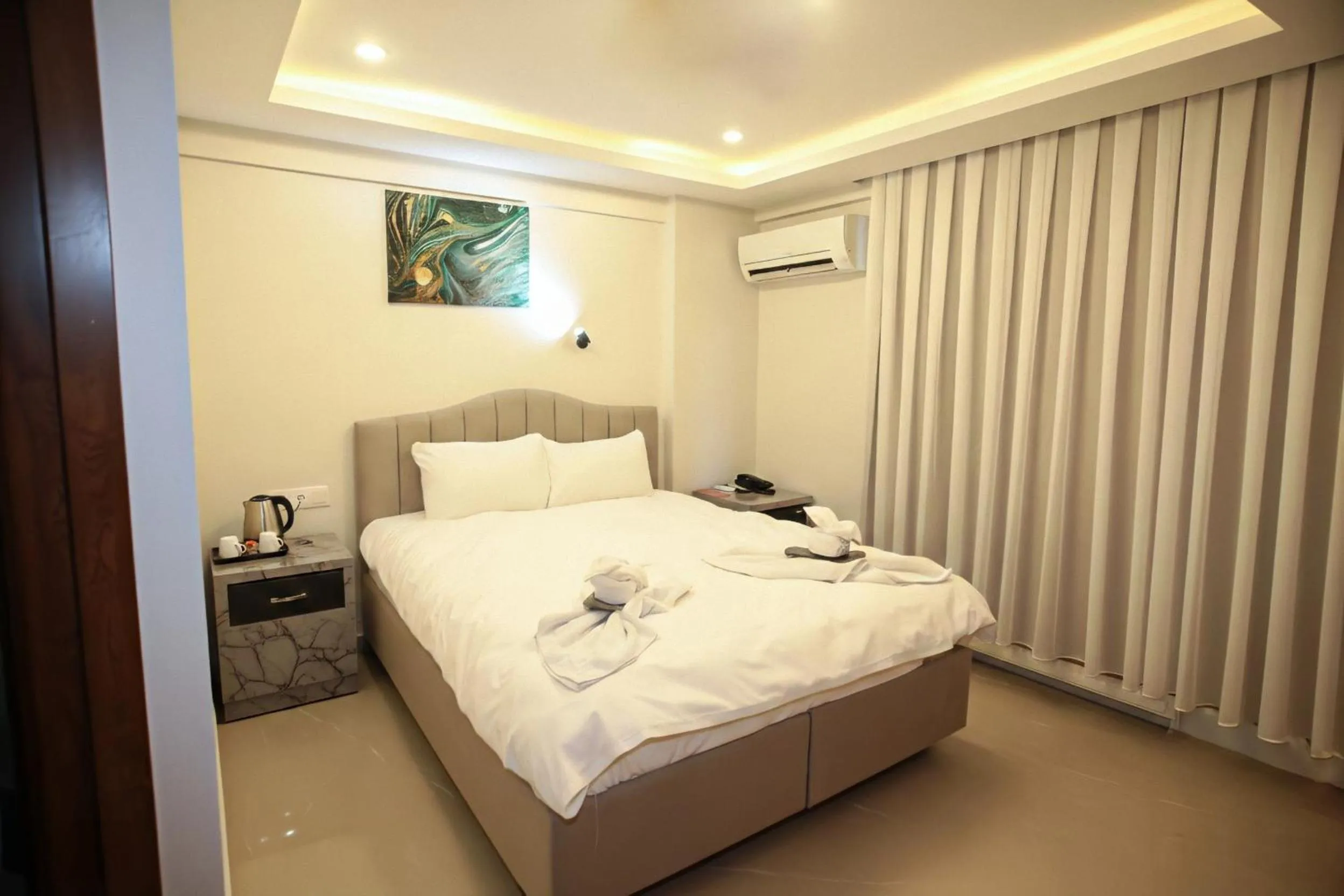 Bedroom, Bed in Gul Otel