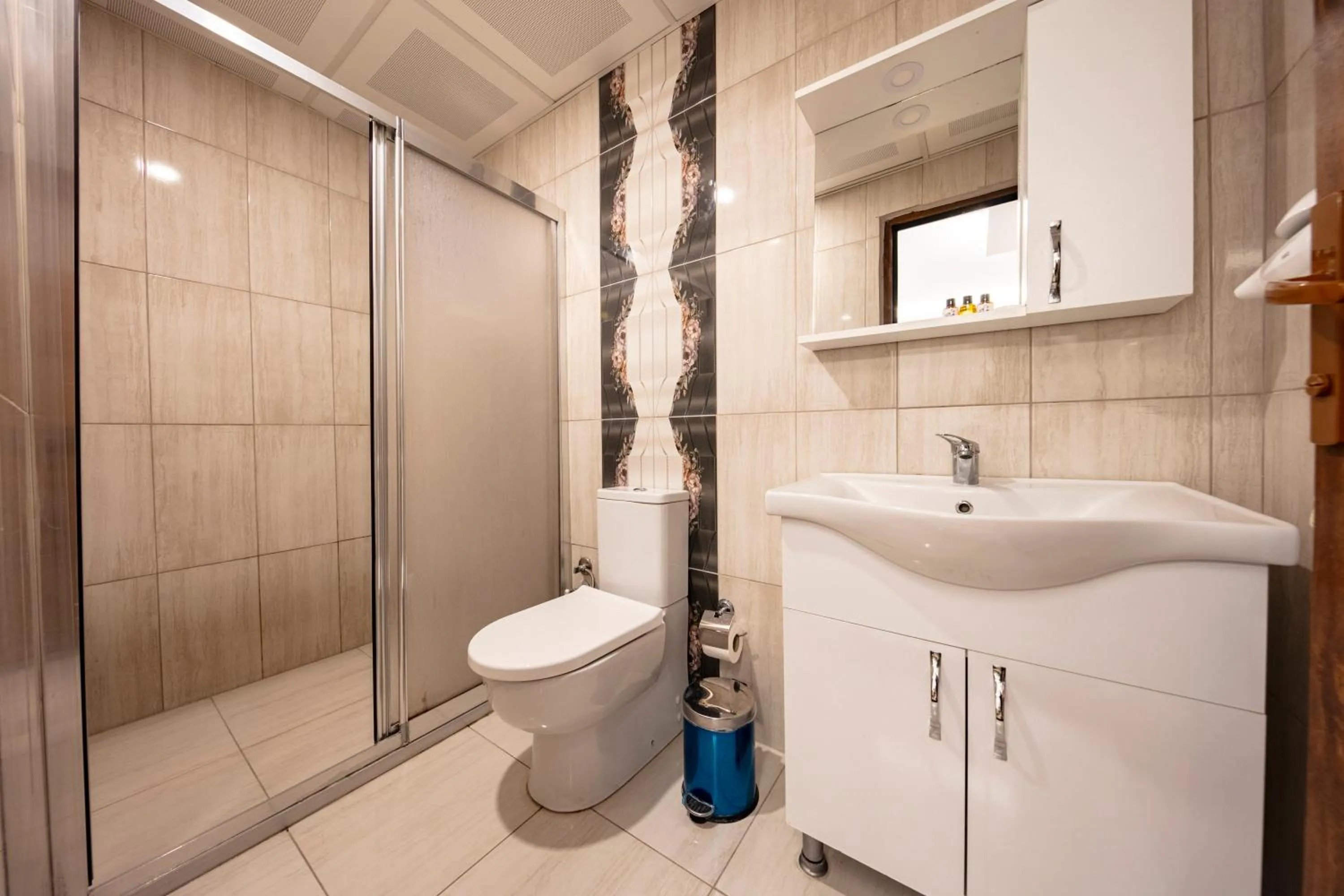 Bathroom in Gul Otel