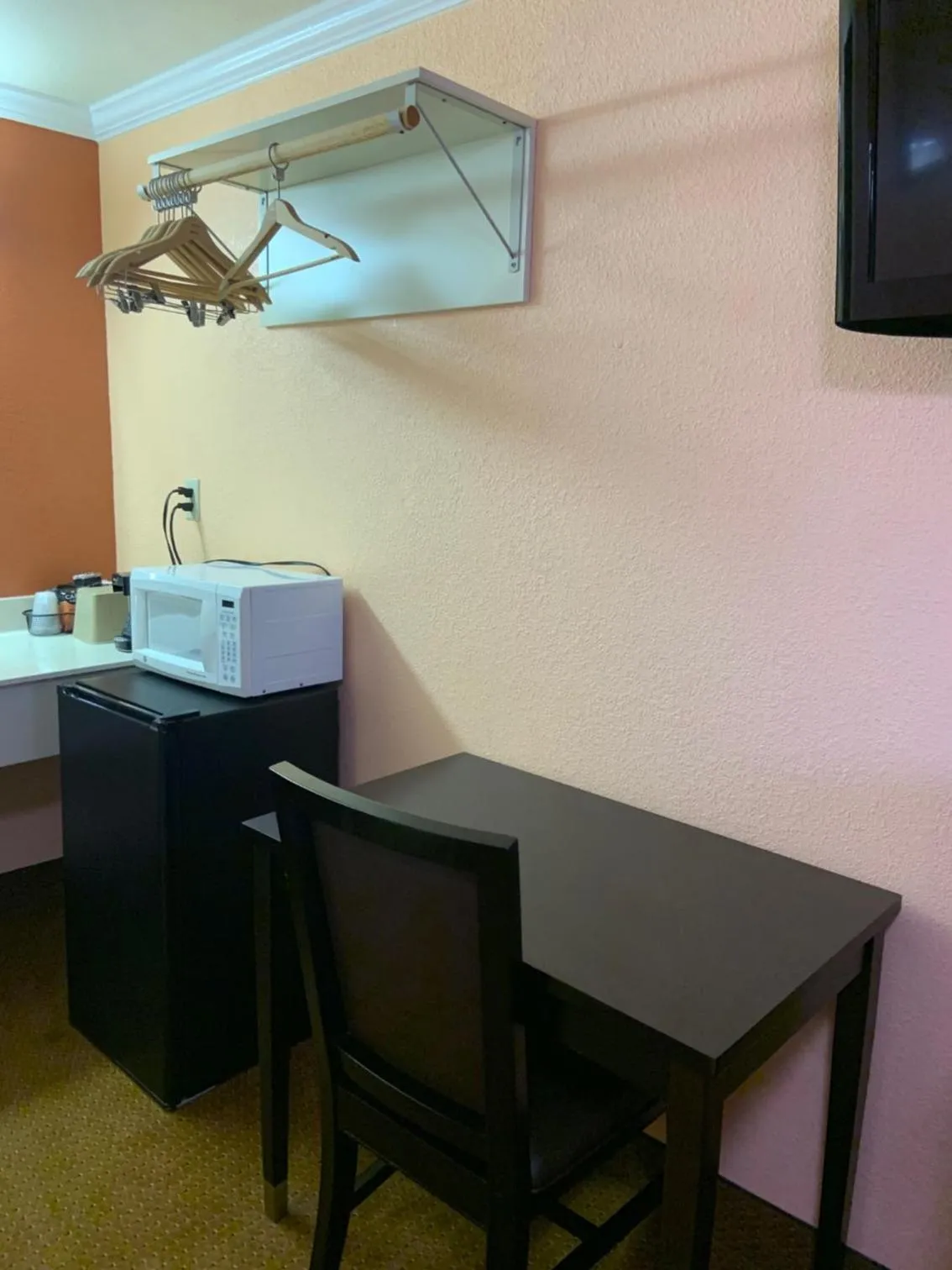 Coffee/tea facilities in Budget Motel