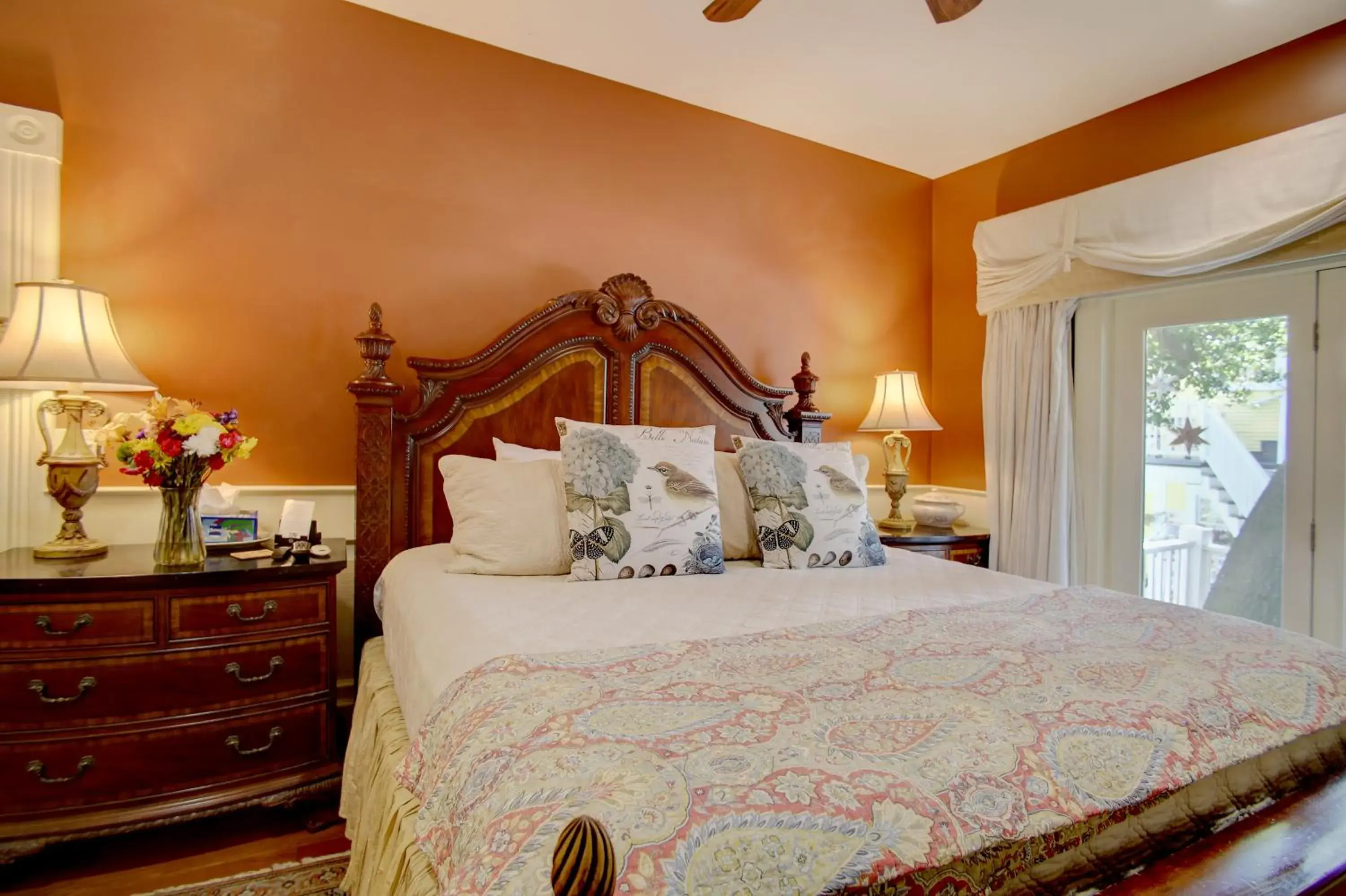King Room - Cotton Exchange in Azalea Inn and Villas King Room - Cotton Exchange in Azalea Inn and Villas