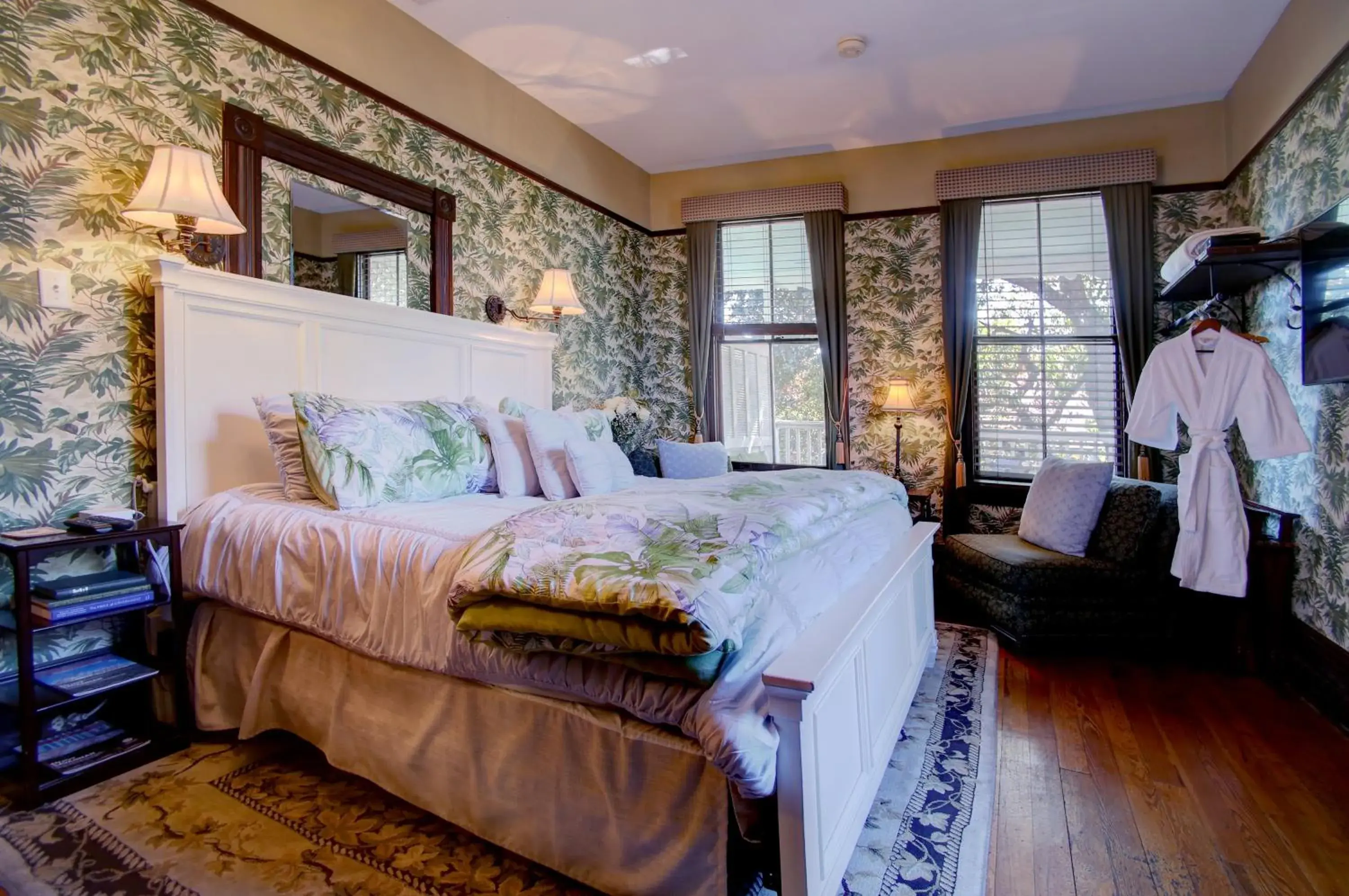 Bedroom, Bed in Azalea Inn and Villas Bedroom, Bed in Azalea Inn and Villas