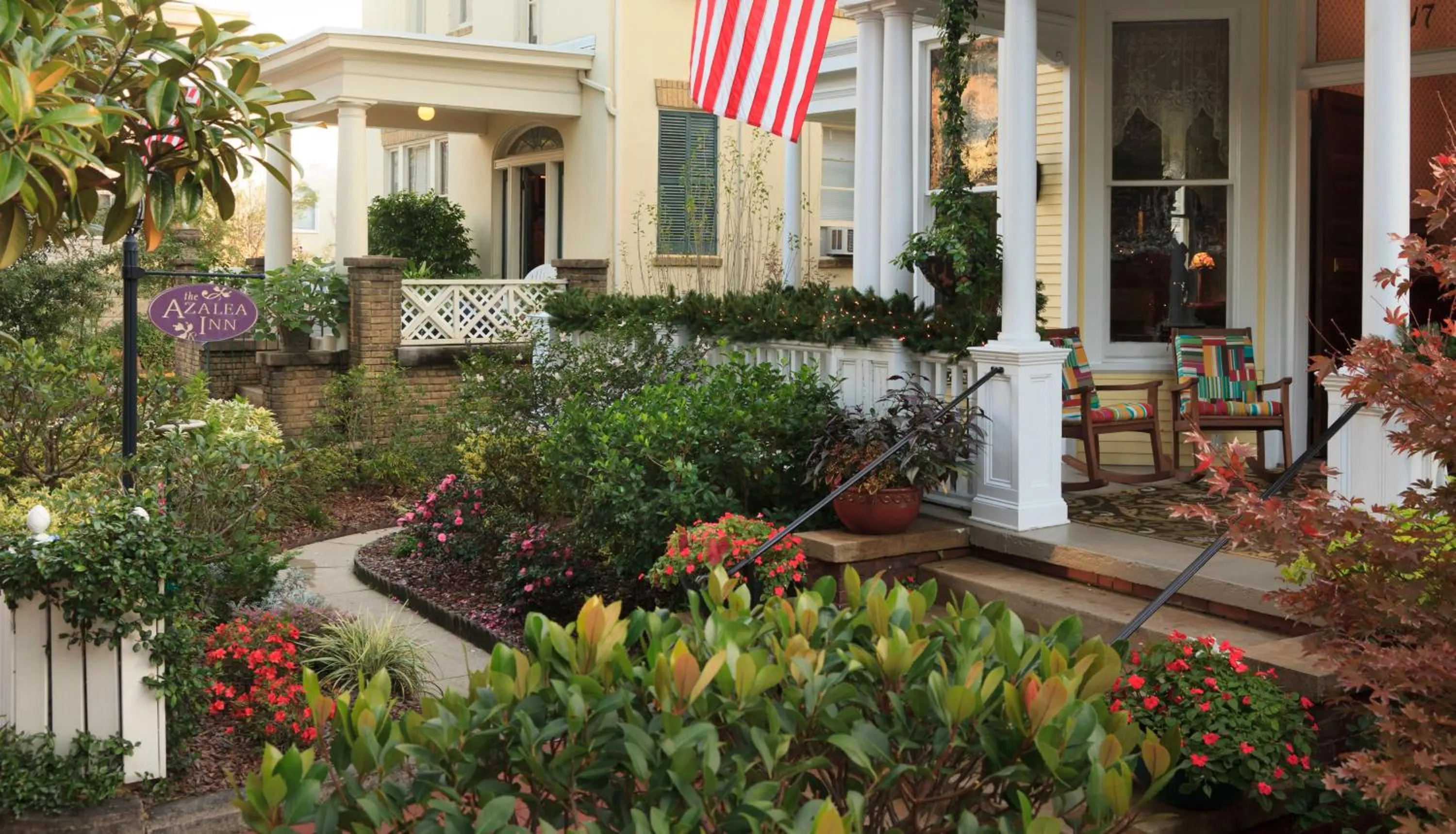 Facade/entrance in Azalea Inn and Villas