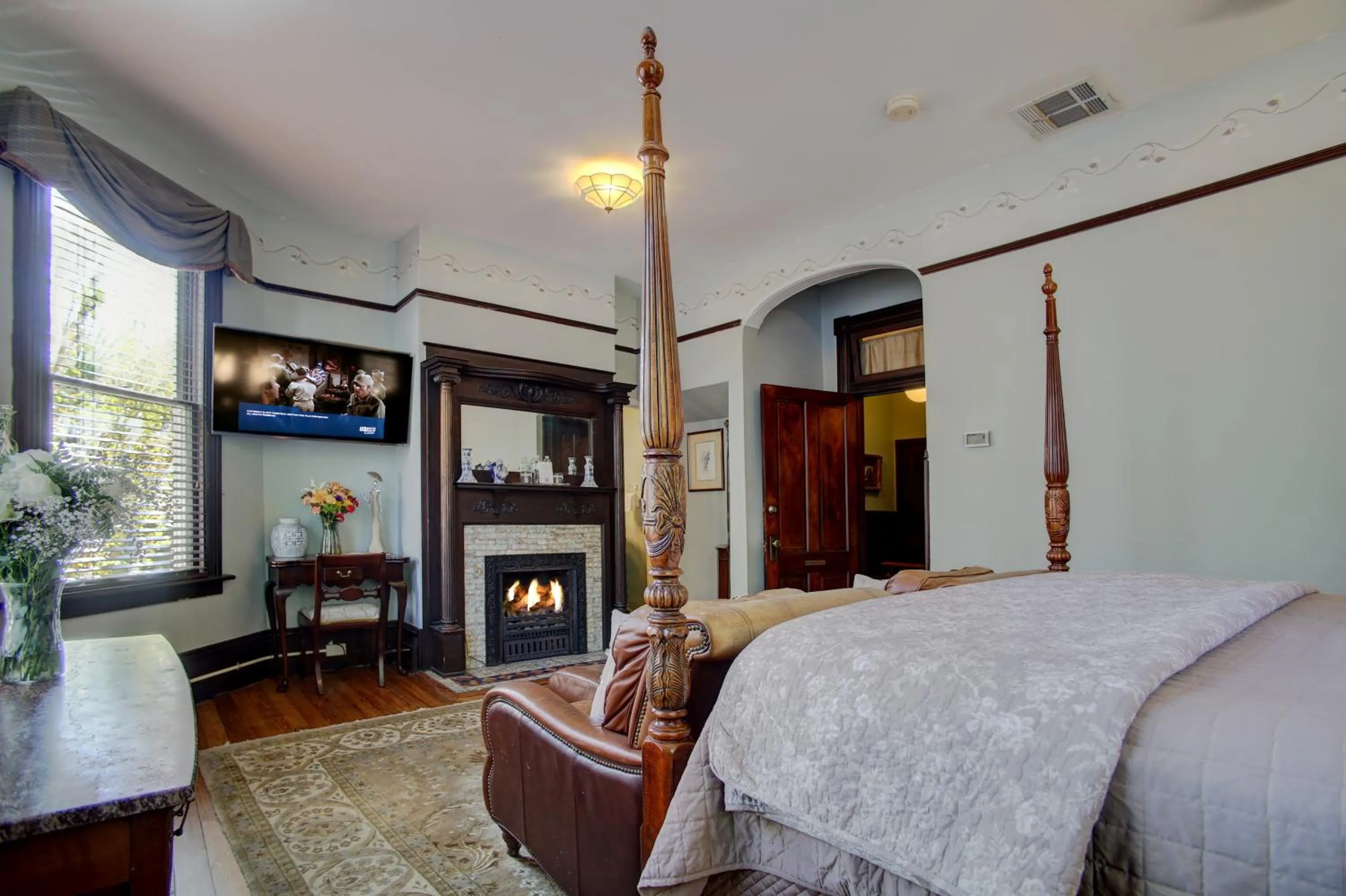 Bedroom, Bed in Azalea Inn and Villas