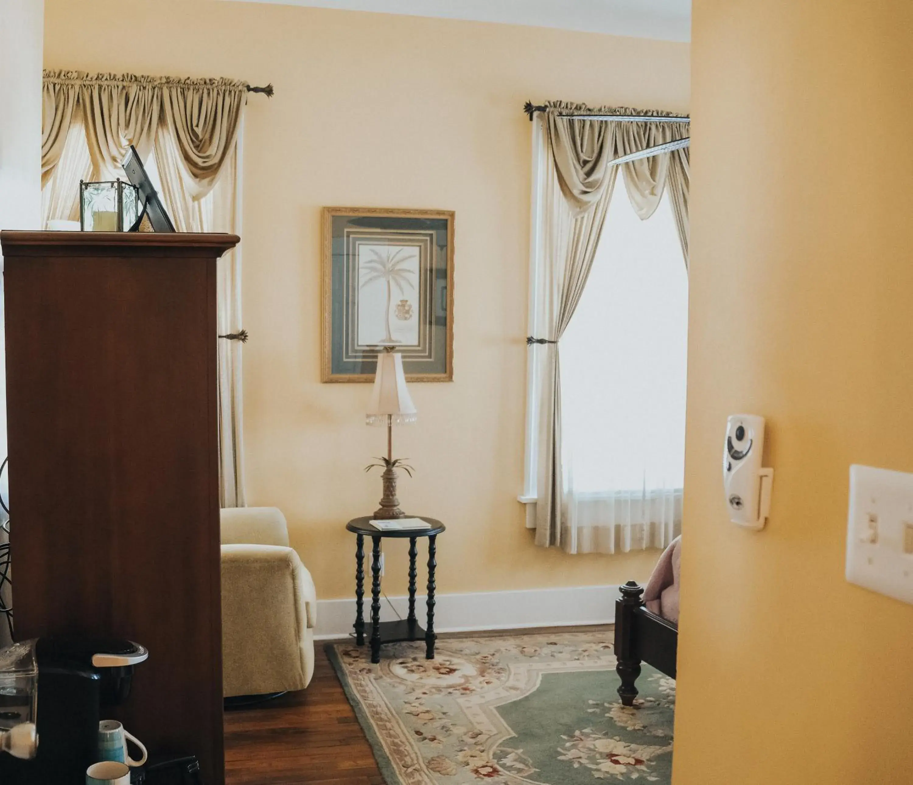 Property building in Green Palm Inn Property building in Green Palm Inn