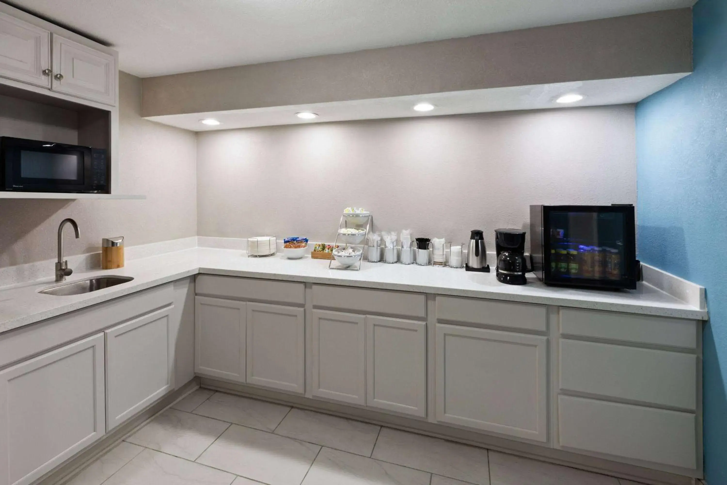 Breakfast in Days Inn & Suites by Wyndham Vicksburg Breakfast in Days Inn & Suites by Wyndham Vicksburg