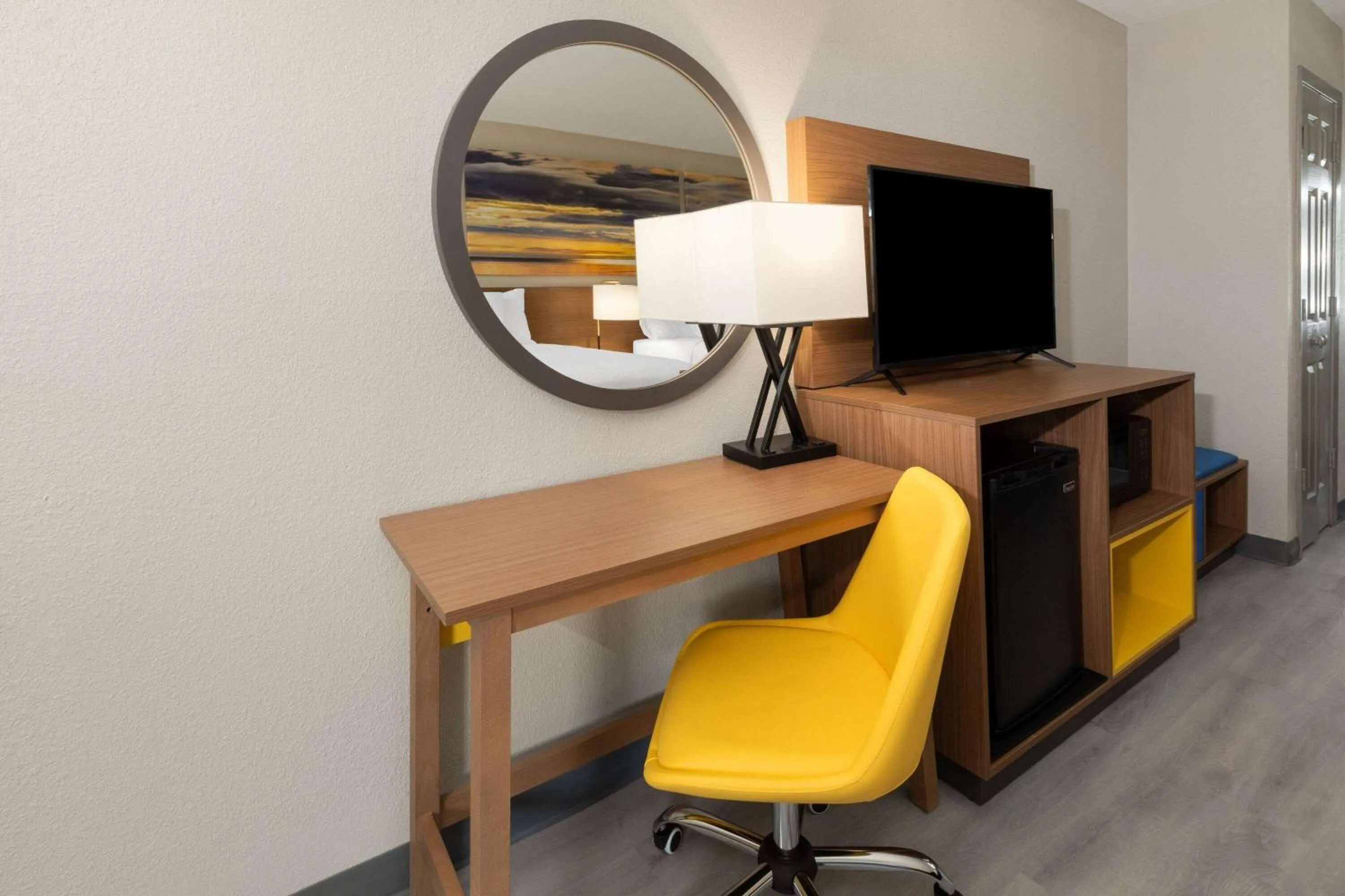 Photo of the whole room in Days Inn & Suites by Wyndham Vicksburg