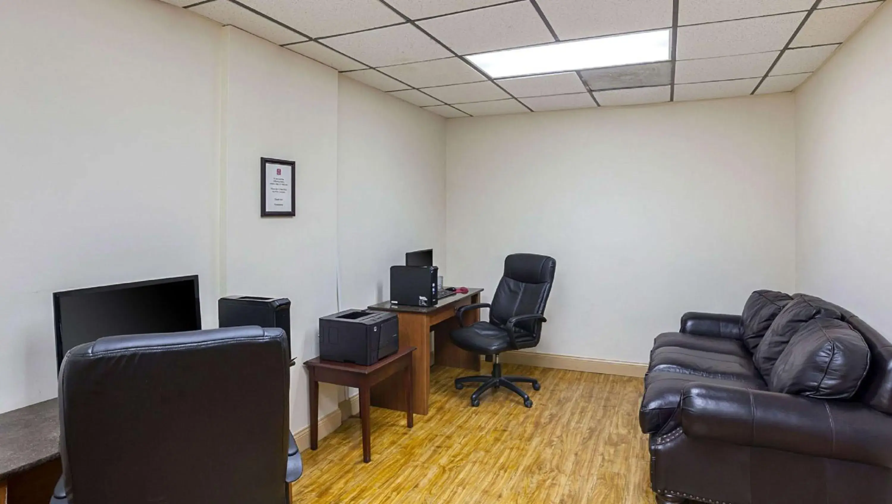 Business facilities, Seating Area in Magnuson Grand Desoto