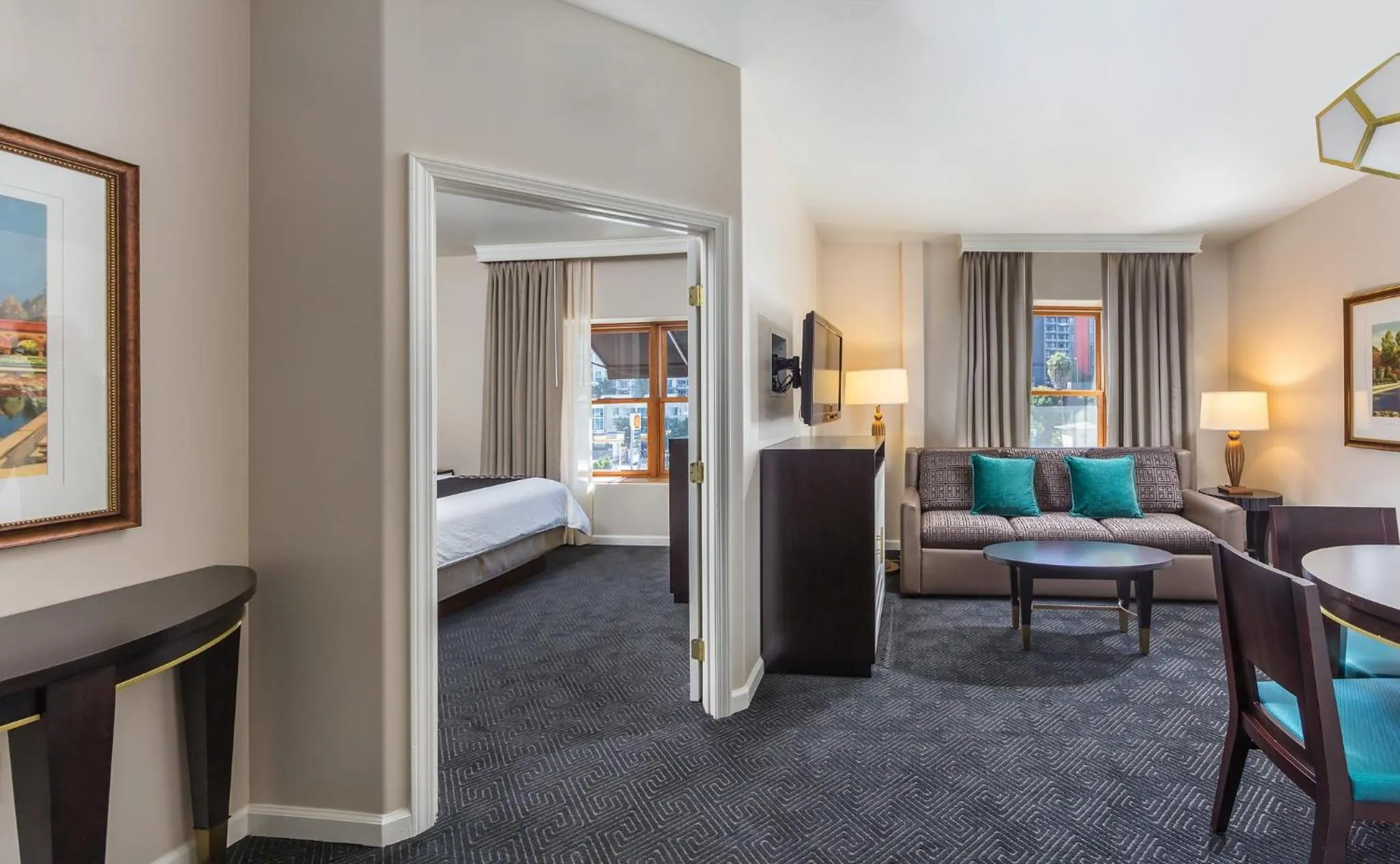 Living room, Bed in WorldMark San Diego - Balboa Park